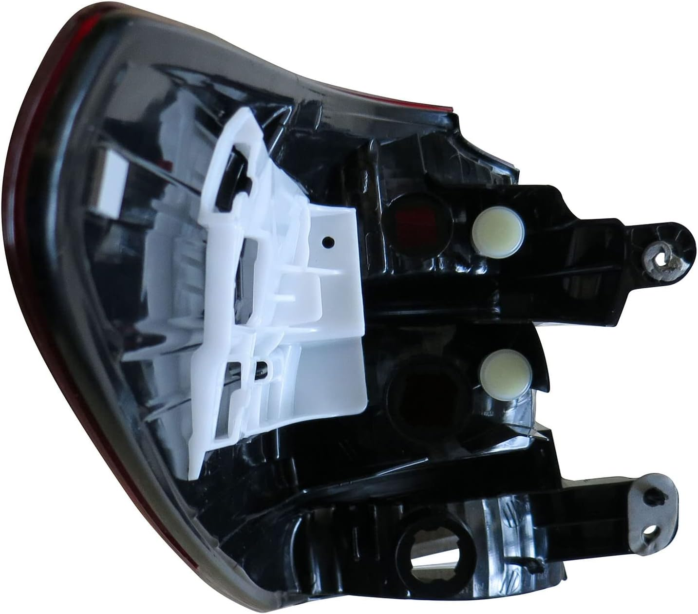 TYC 11-6673-01-9 Subaru Outback Replacement Tail Lamp image number 4