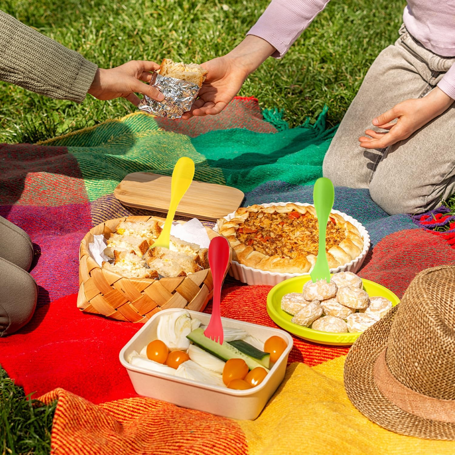 3 Pcs Plastic Spork, 3 in 1 Spork Portable Camping Cutlery Set Reusable Camping Spork Spoon Fork with Portable Pouch for Outdoors, Camping, Hiking Travel (Red&Green&Yellow) image number 1