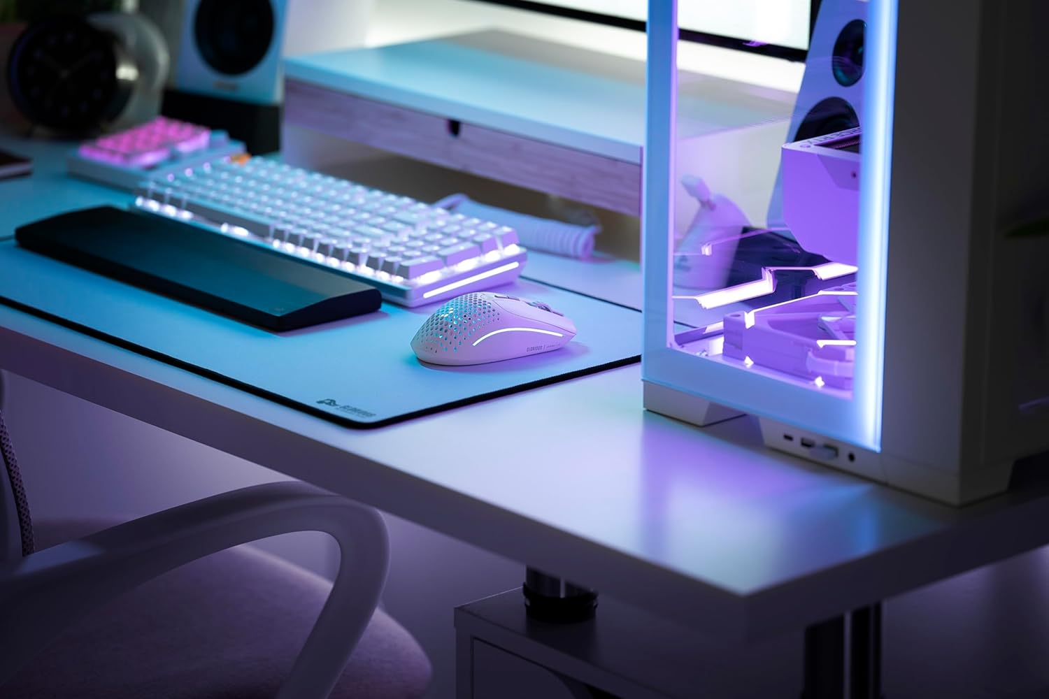 Glorious Gaming Model I 2 Wireless Gaming Mouse - Hybrid 2.4Ghz & Bluetooth, 75G Superlight, 9 Buttons (2 Swappable), RGB, PTFE Feet, MMO/MOBA/FPS, Long Battery Life, Side Thumb Rest - White image number 5