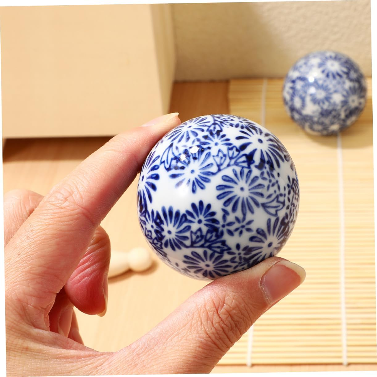4Pcs Aquarium Decor Blue White Ceramic Fish Tank Balls Floating Decorative Marbles for Home image number 1