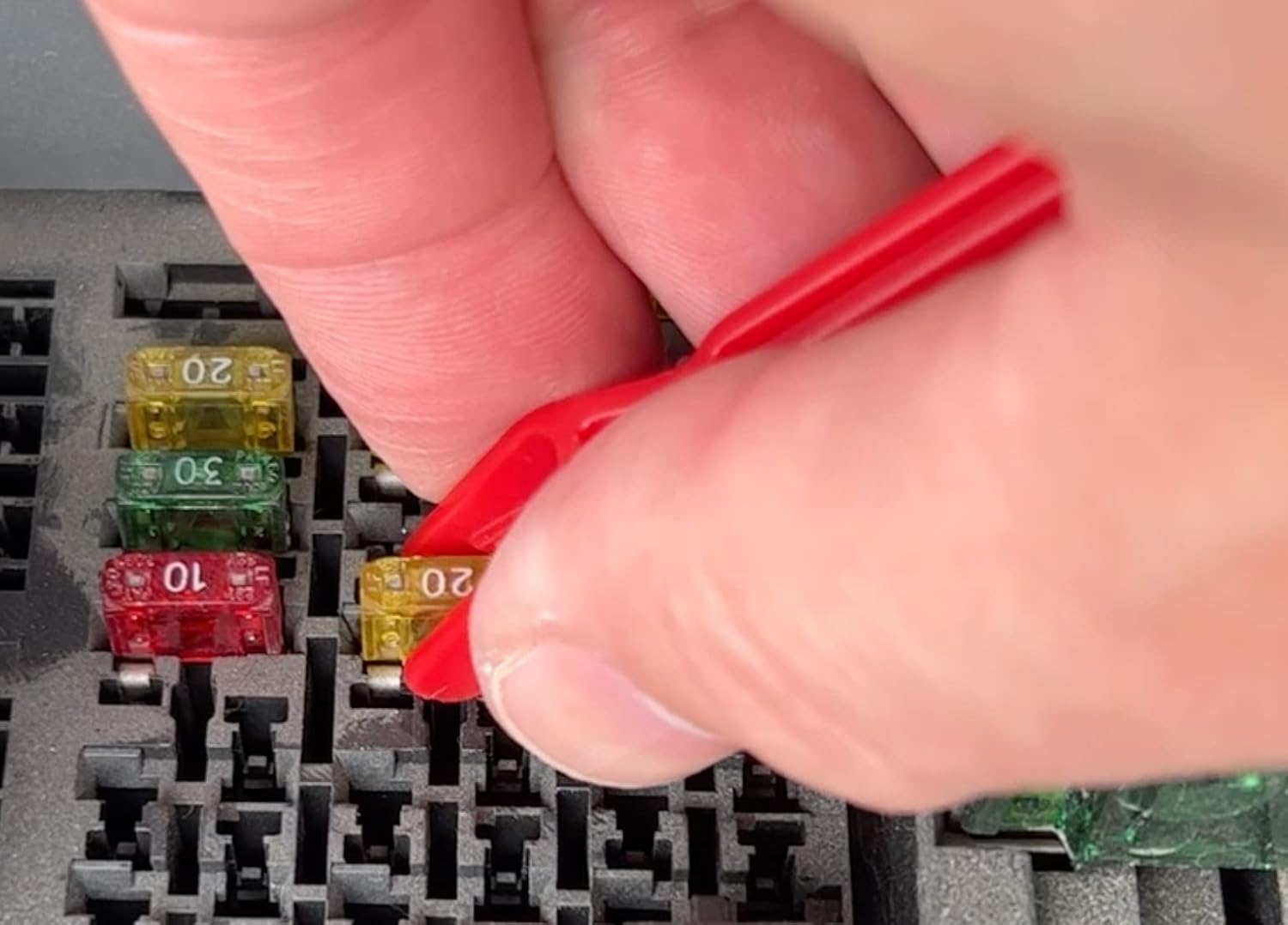 Lisle 55040 Fuse Puller & Terminal Cleaner, 2 Pc. image number 1