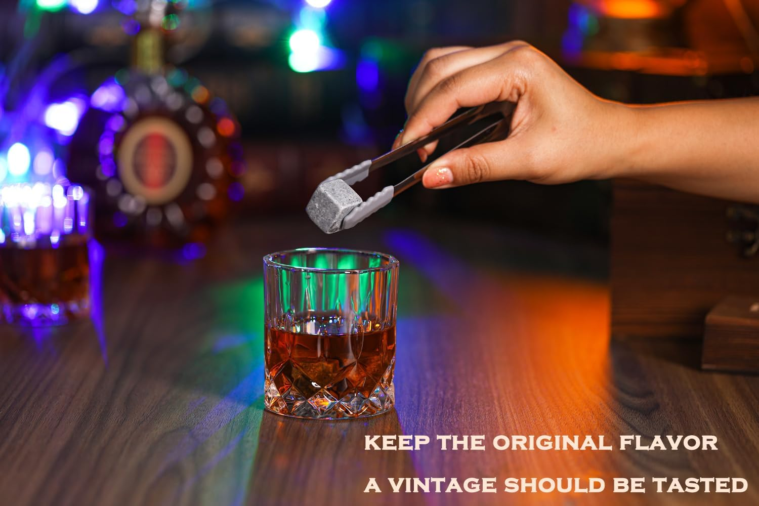 Whiskey Stones and Glasses Gift Set, 8 Whiskey Rocks Chilling Stones and 2 Whisky Glasses in Handmade Wooden Box&ndash; Cool Drinks without Dilution &ndash; Dad, Husband, Men Gift