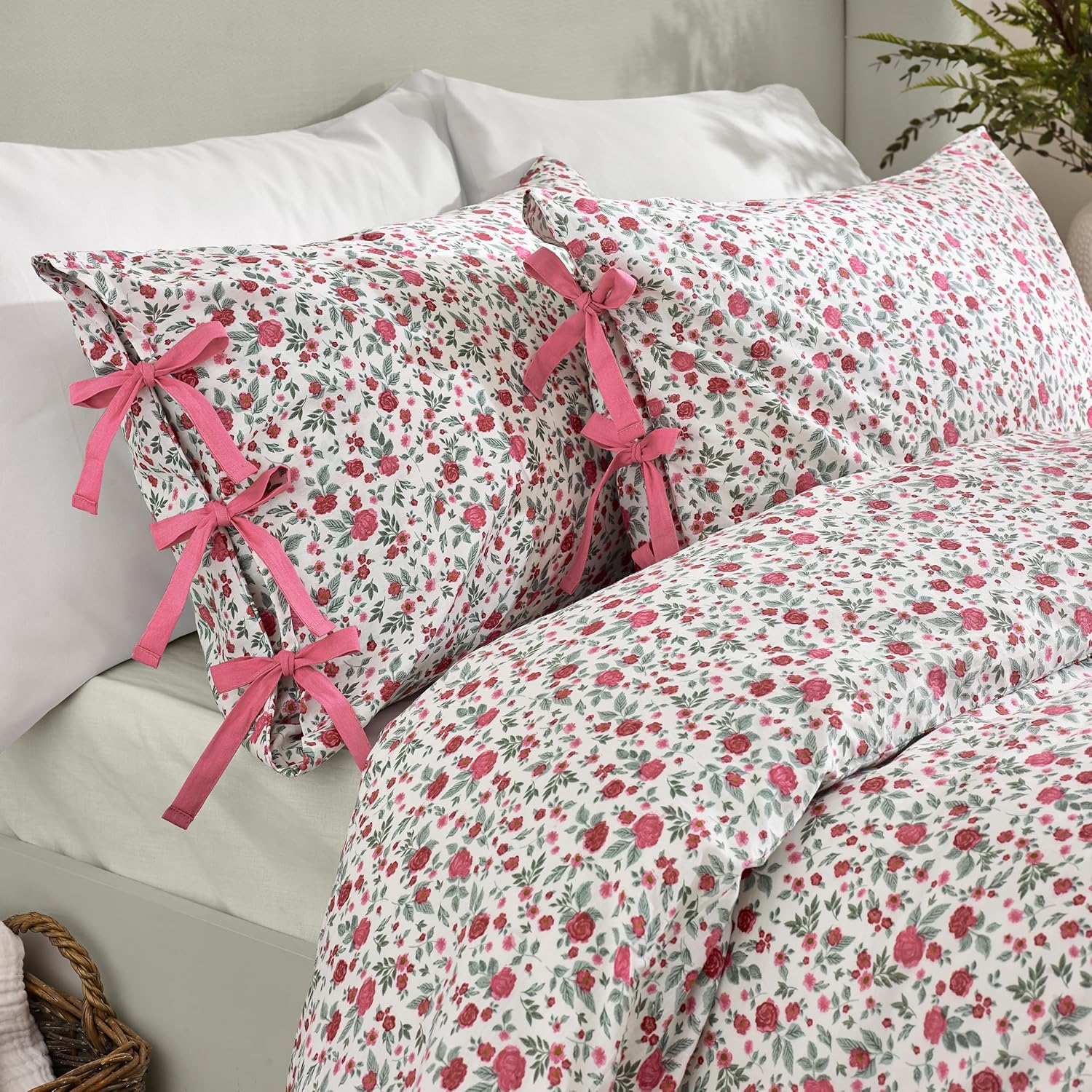 Wylder Nature Hannah Duvet Cover Set &ndash; 100% Tumbled Cotton Floral Bedding with Bow Closures (Pink - Double)