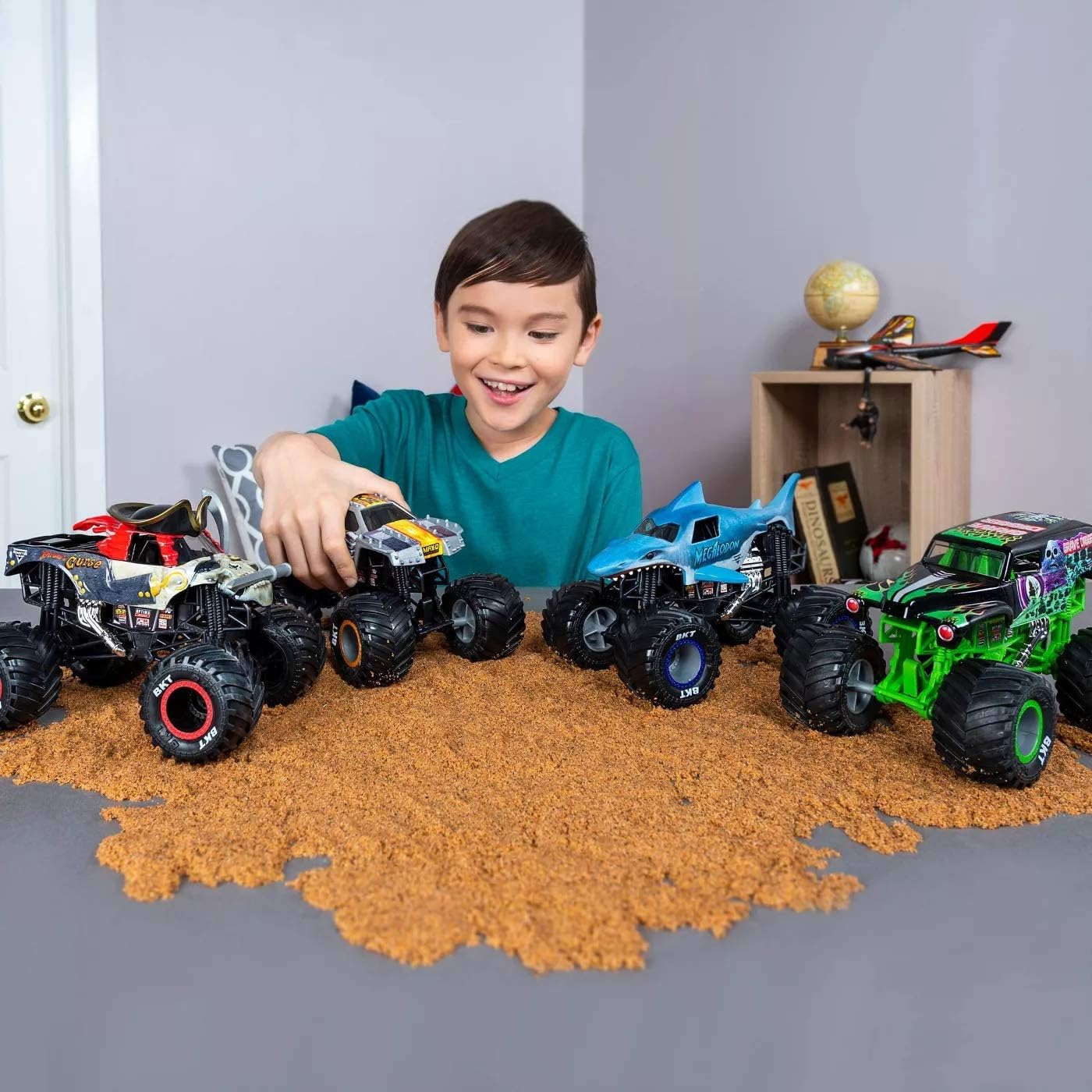 Monster Jam, Official Higher Education Monster Truck, Die-Cast Vehicle, 1:24 Scale