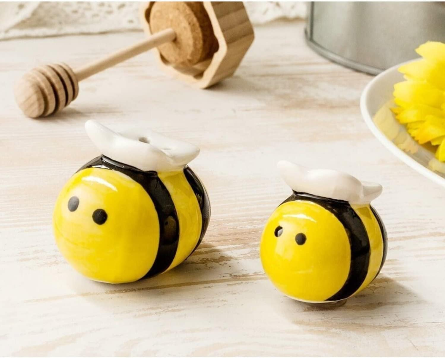 GADMA Salt and Pepper Shakers - Busy as a Bee - Ceramic Material image number 3