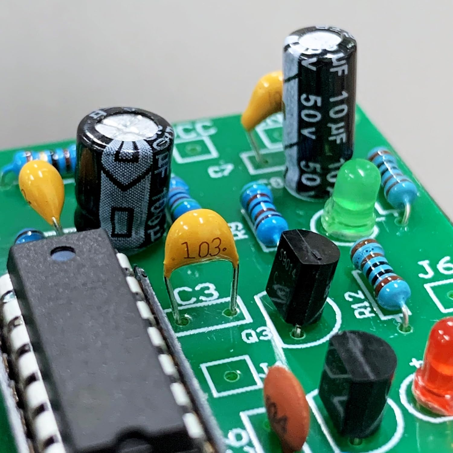PANMILED 30 Values 600 Pieces Ceramic Capacitor 10PF to 680PF and 1NF to 680NF and 1UF to 10UF Multilayer Monolithic Ceramic Capacitor Assortment Kit image number 5