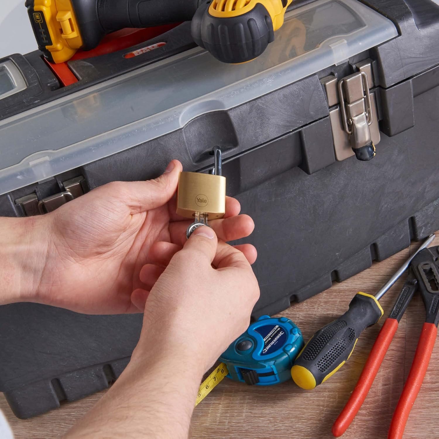 Yale - Y110B/30/115/2 Standard Security 30Mm Brass Padlock, Pack of 2 - Open Hardened Steel Shackle - 3 Keyed Alike Keys image number 1