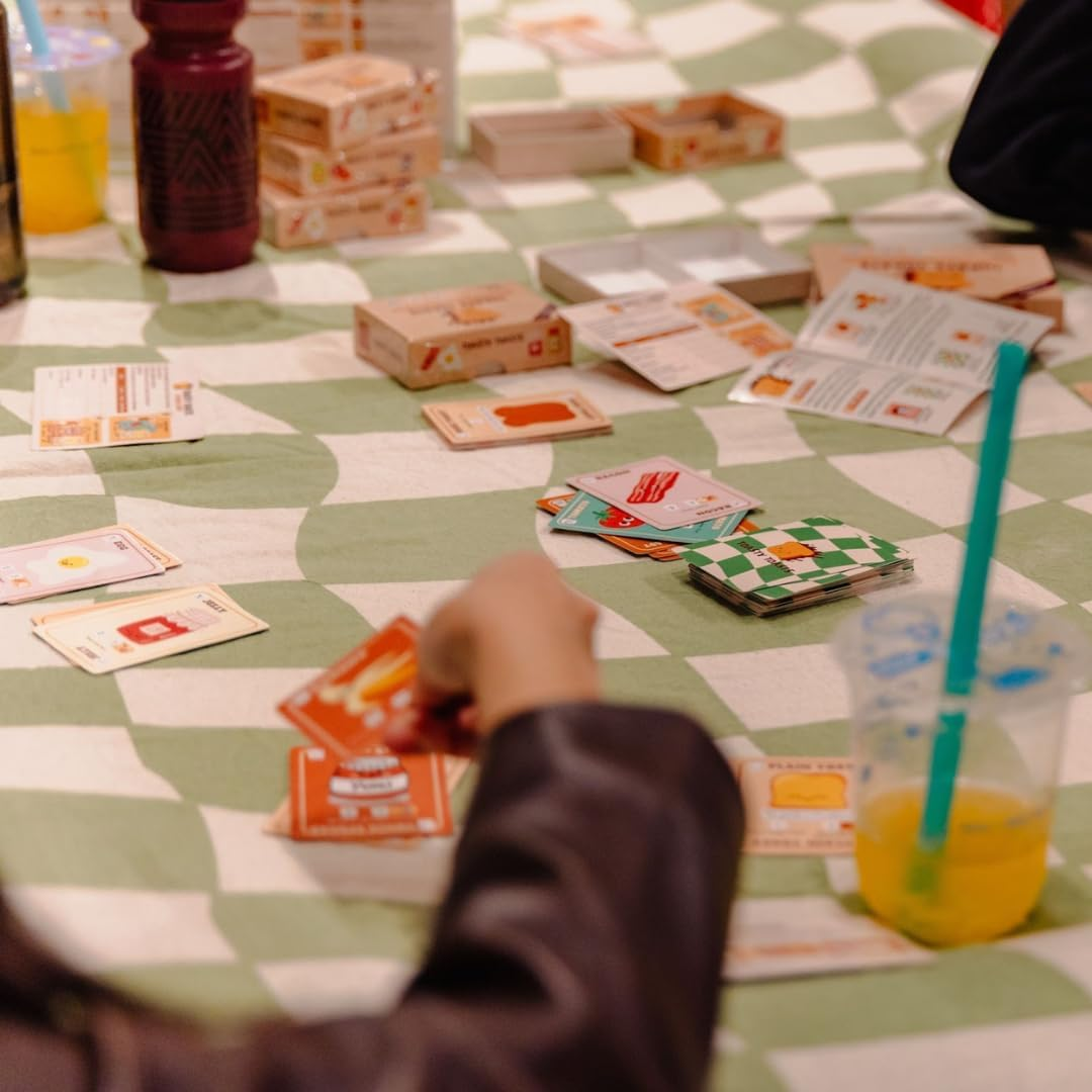 Toasty Toasts Travel Edition Card Game) image number 1