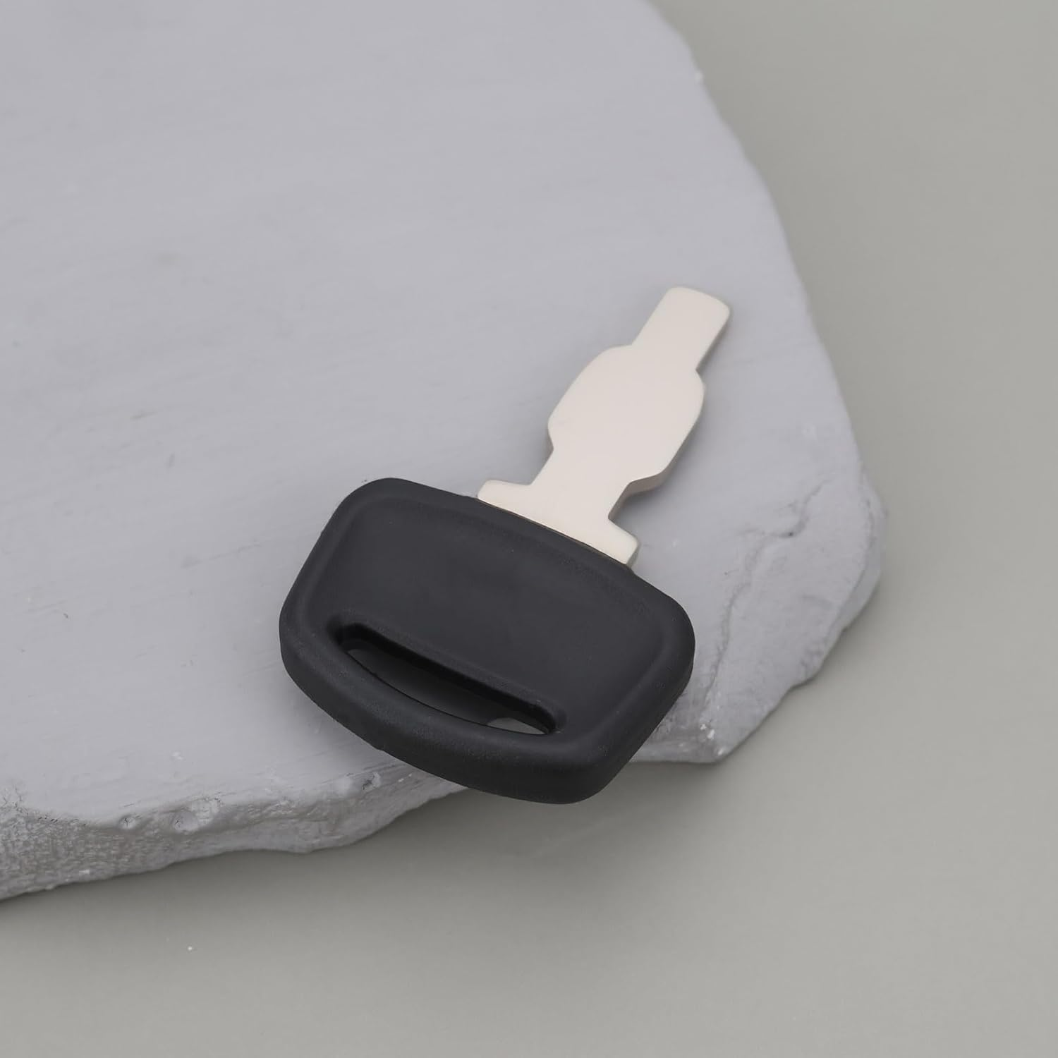 Create Idea 2Pcs Mini Excavator Key Compatible with AGT Agrotk H15R GX160 2KW 5KW Diesel Generator image number 4