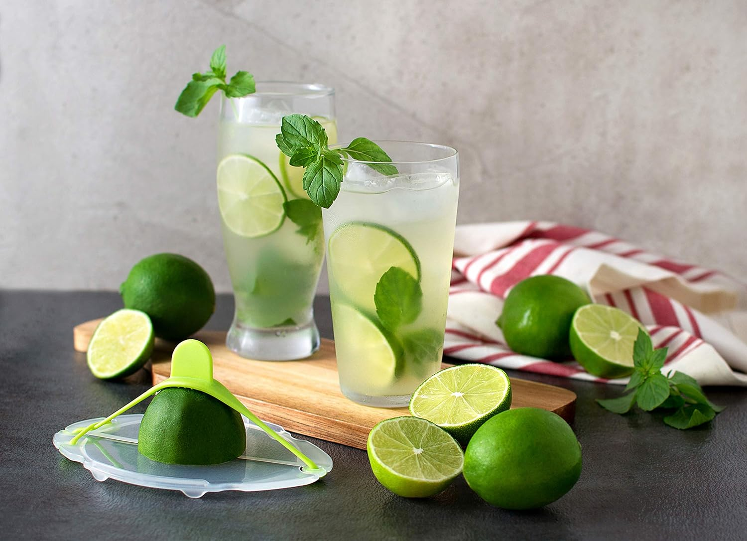 Dreamfarm Savel Flexible, Food Safe, & Adjustable Fruit & Vegetable Saver & Storage Cover - Clear/Green