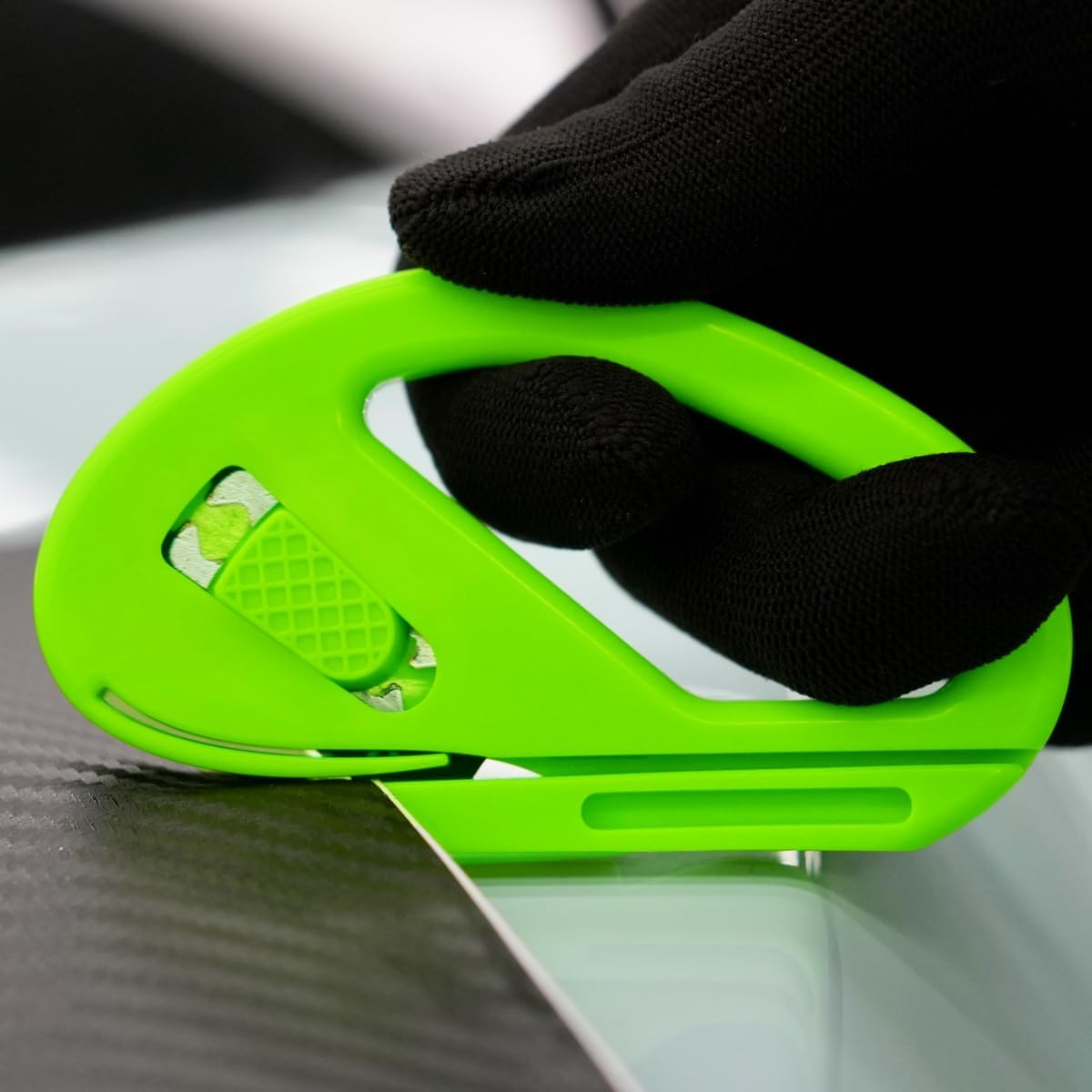 39PCS Vinyl Wrap Tool Kit, Felt Squeegee, Spray Bottle, Magnetic Holder, Safety Trimmer, Micro Detailing Tools, Scraper, Gloves, Auto Window Tint Film Installation Set (Black Green) image number 2