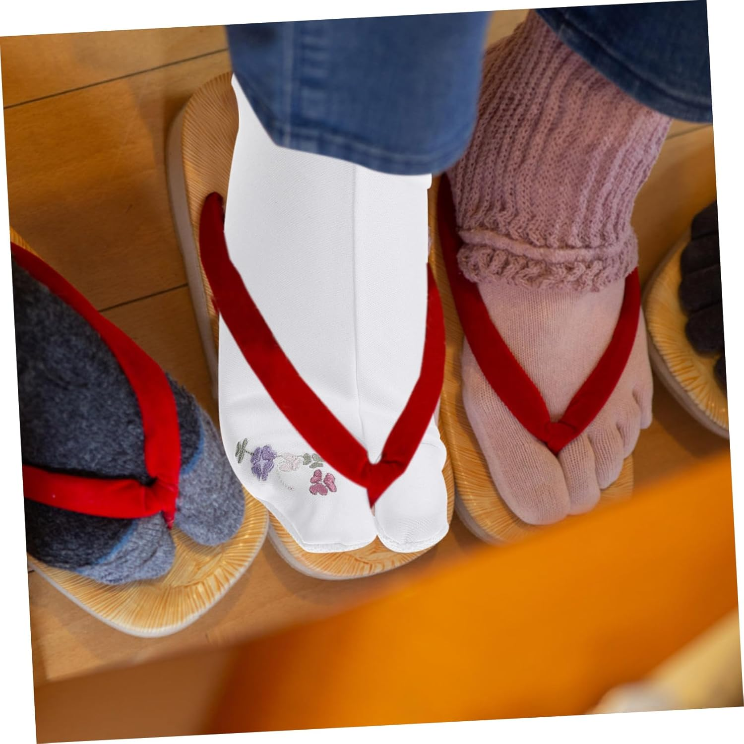 BESPORTBLE Slip Socks for Women Split Toe Socks Non-Skid Soles for Yoga and Home Wear Breathable Toe Separated for Indoor Activities image number 4