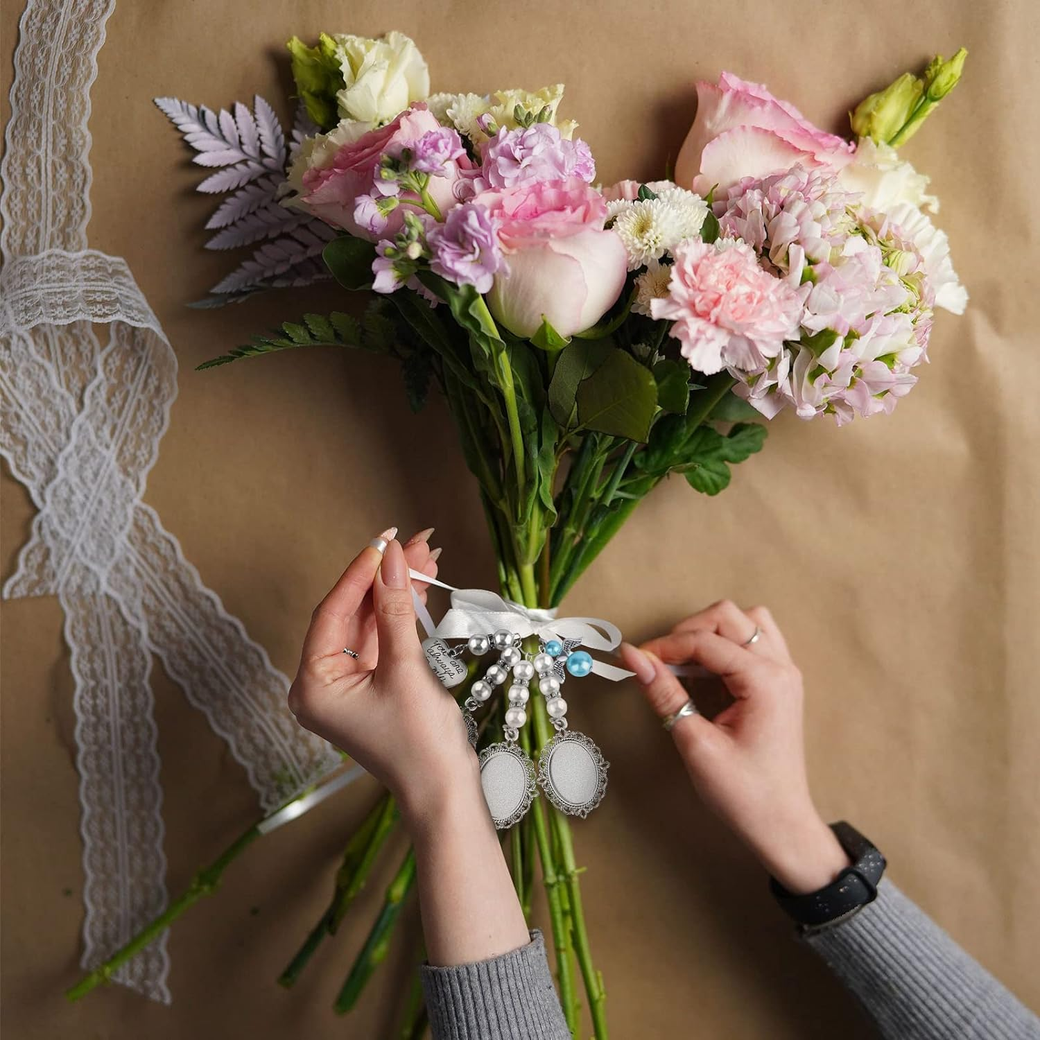 SAVITA 1Pc Wedding Bouquet Photo Charm with 3Pcs Picture Frames 3Pcs Oval Glass Cabochons Aesthetic Bridal Bouquet Charm Holders with Bow-Knot Rhinestone Pearl Heart Styled Pendent for Bridal Shower image number 2