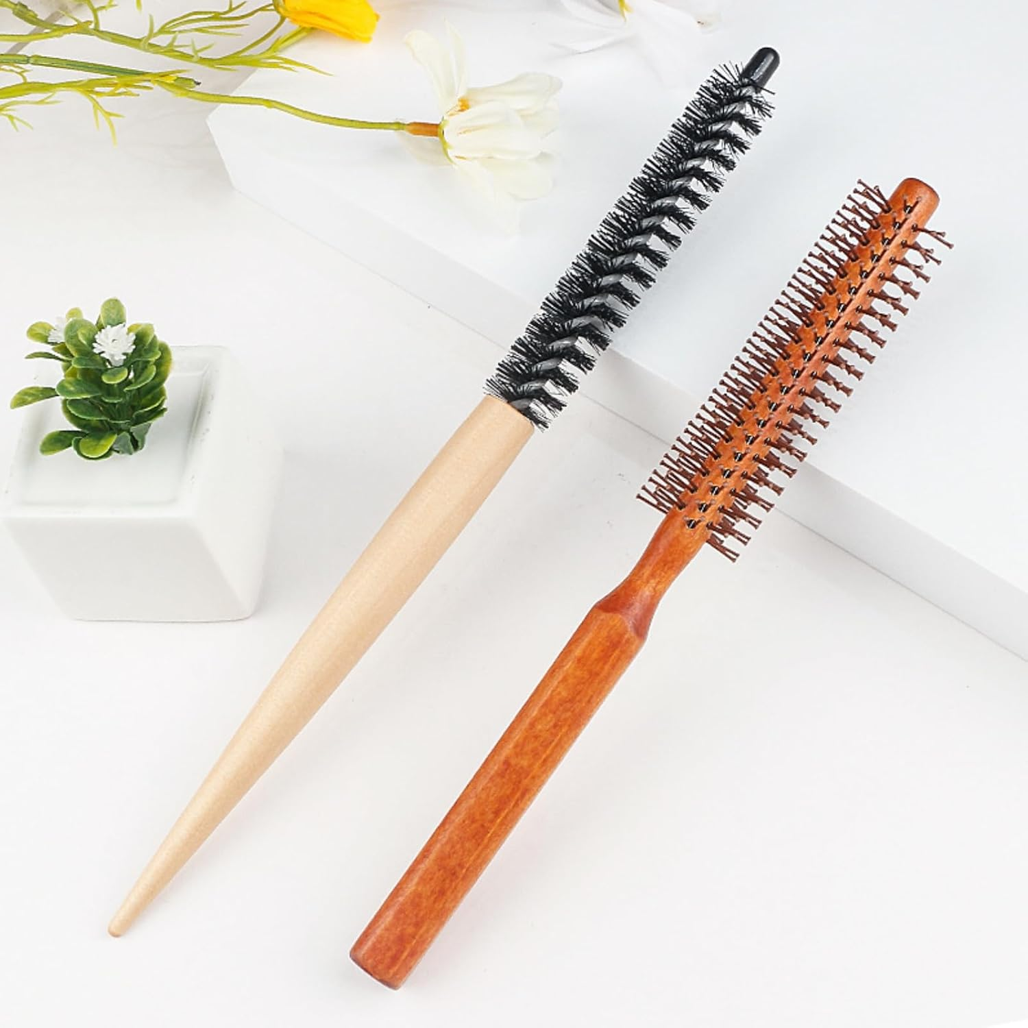 Luojinluoda 2-Pack Small round Hair Brush Set Mini Curl Brushes with Nylon Bristles Curly Hair Brush and Blow Dry Brush 2 in 1 Hair Styling Tools for Thin Hair Short Hair Bangs Blow Drying and Lifting 2 Styles for Women and Men image number 4