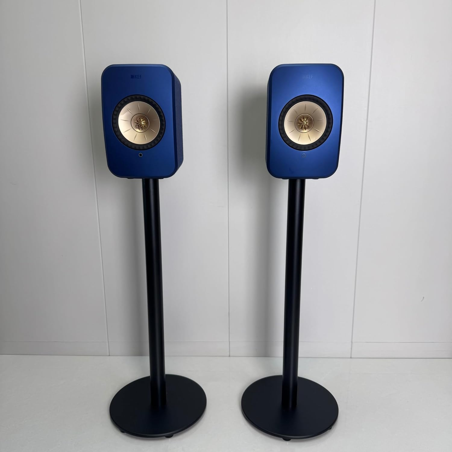 ZGOUO Aluminum Alloy Speaker Floor Stand Compatible with KEF LSX II Wireless Hifi Speaker, CNC Machined, Built-In Power Cord and Screw-Fixed Audio Design (Black Pair) - Silver Pair image number 3