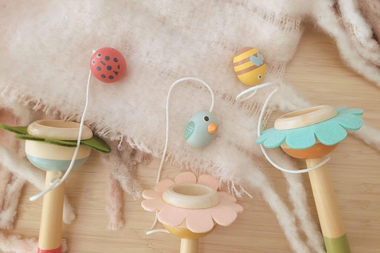 Kaper Kidz Wooden Catch the Ball Game Set - Pack of 3 - Outdoor Toy for Kids image number 3