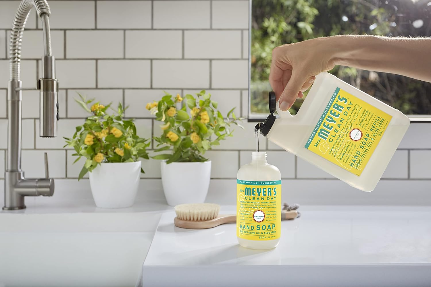 Mrs. Meyer'S - Clean Day Liquid Hand Soap Refill Honeysuckle - 33 Fl. Oz.