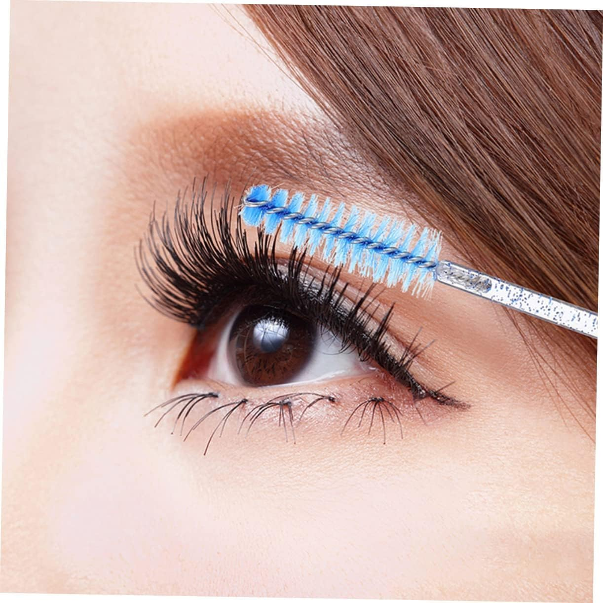 Fokmuaex 4Pcs Eyelash & Eyebrow Brush Keychain - Portable Travel Makeup Tools for Beginners, Lightweight Easy to Use Eyelash Brushes for On-The-Go image number 4