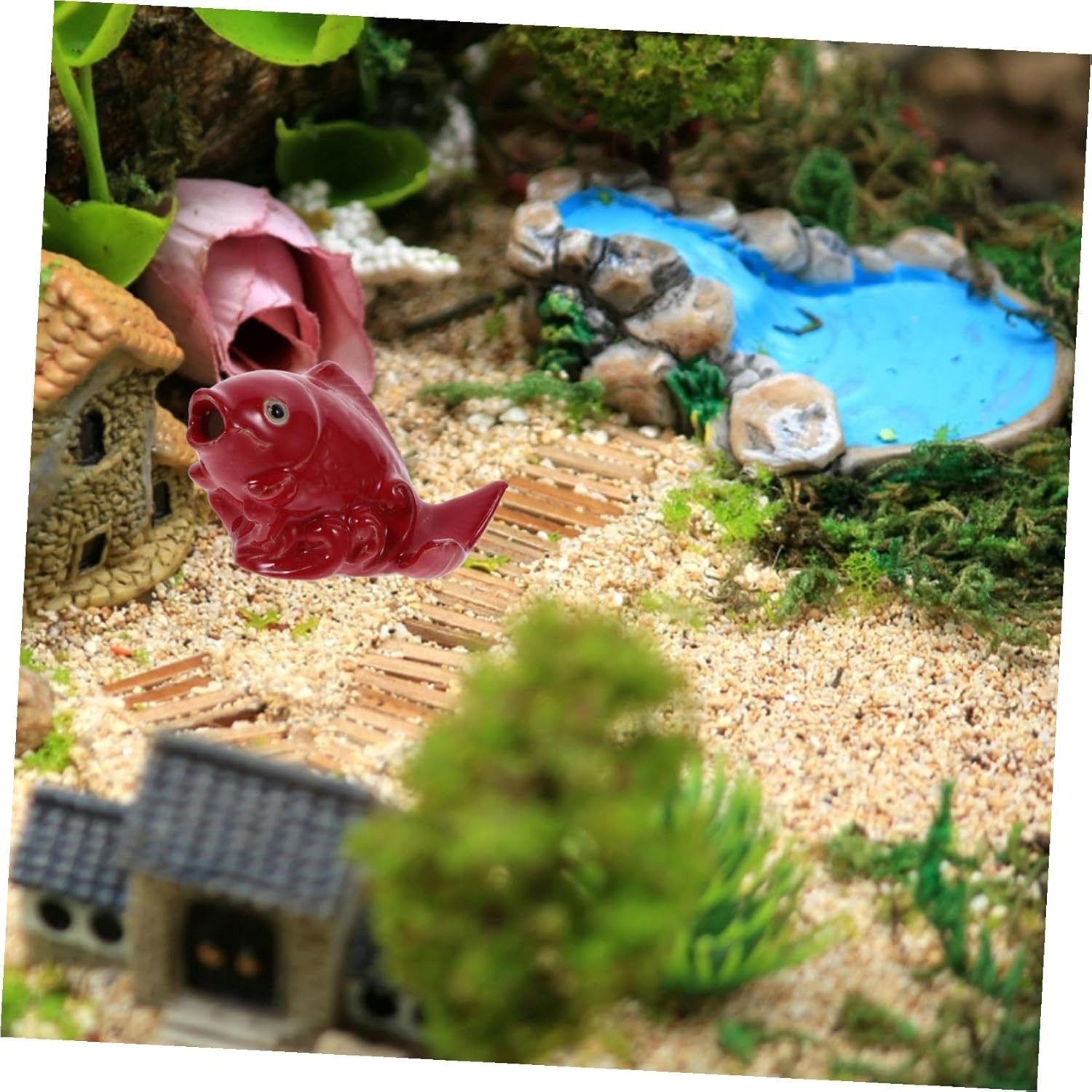 Ceramic Carp Garden Fountain Nozzle Realistic Polished Fish Spray Ornament Wear-Resistant Outdoor Lawn Decor for Patio Balcony Unique Garden Adornment