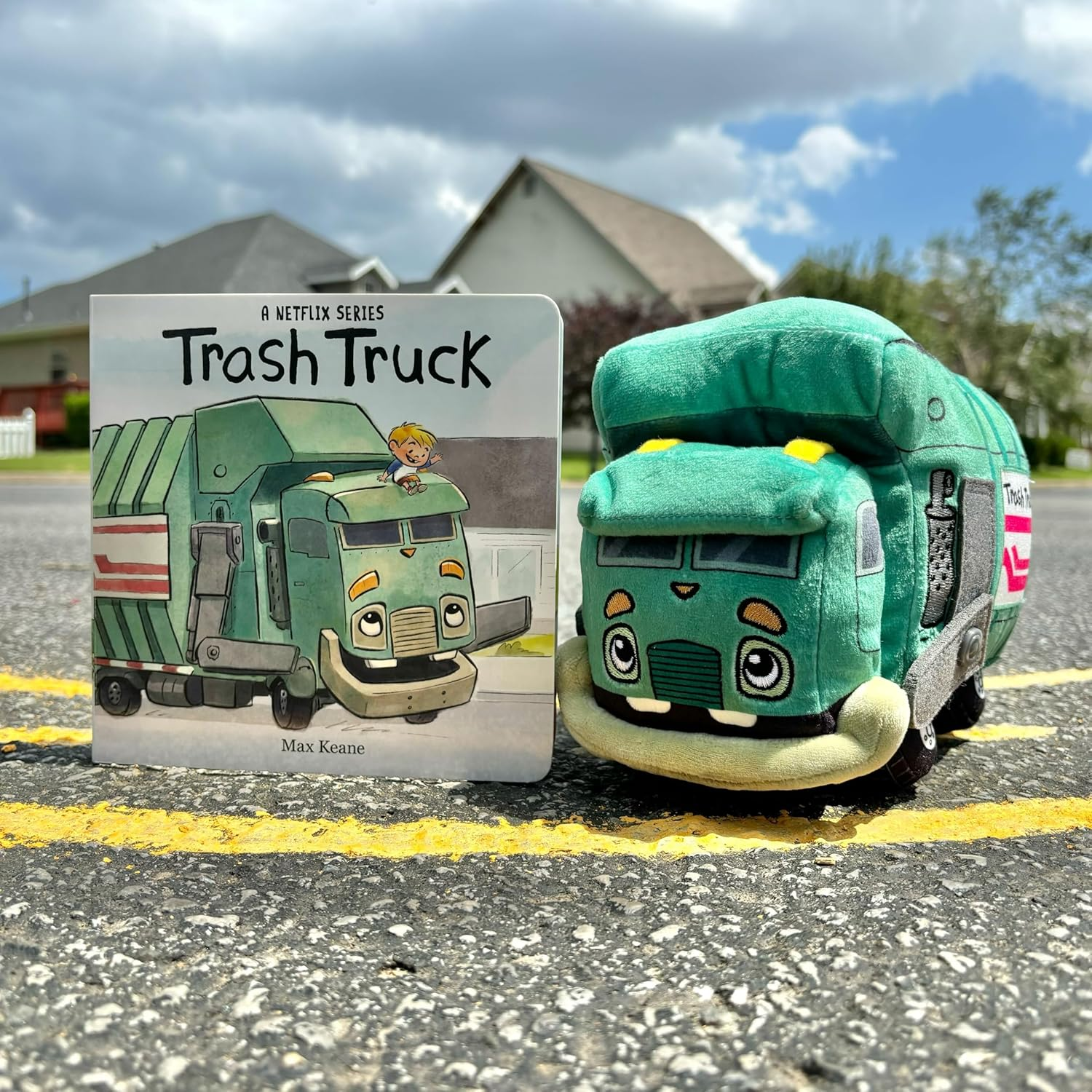 Trash Truck Plush 11 image number 2