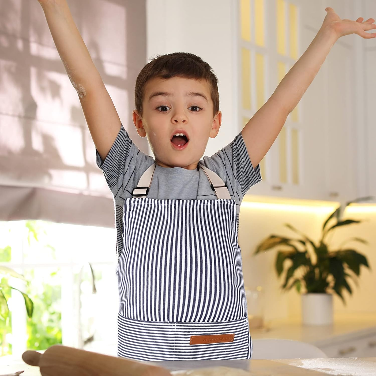 Jiuguva 2 Pack Kids Apron Adjustable Chef Apron Cotton Toddler Stripe Apron Cooking Aprons with 2 Pockets for Children Baking image number 2