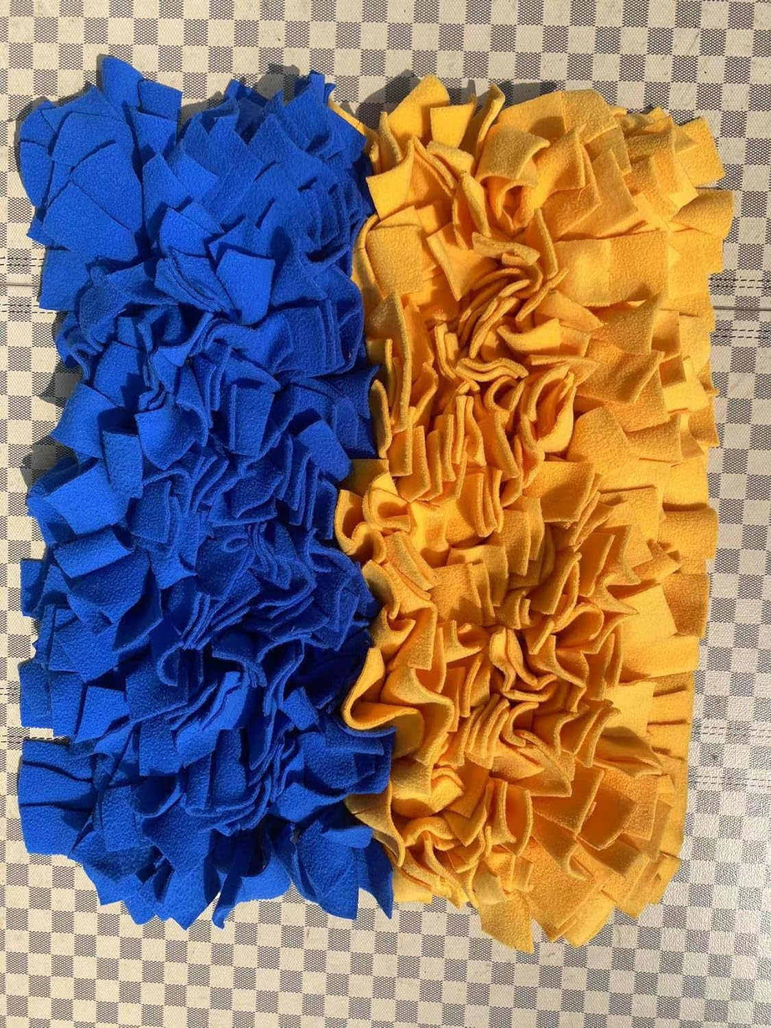 Thick Tough Slow Feeding Mat for Large Breed Dogs, 45X60Cm Blue and Yellow Color Sniffing Mat image number 3