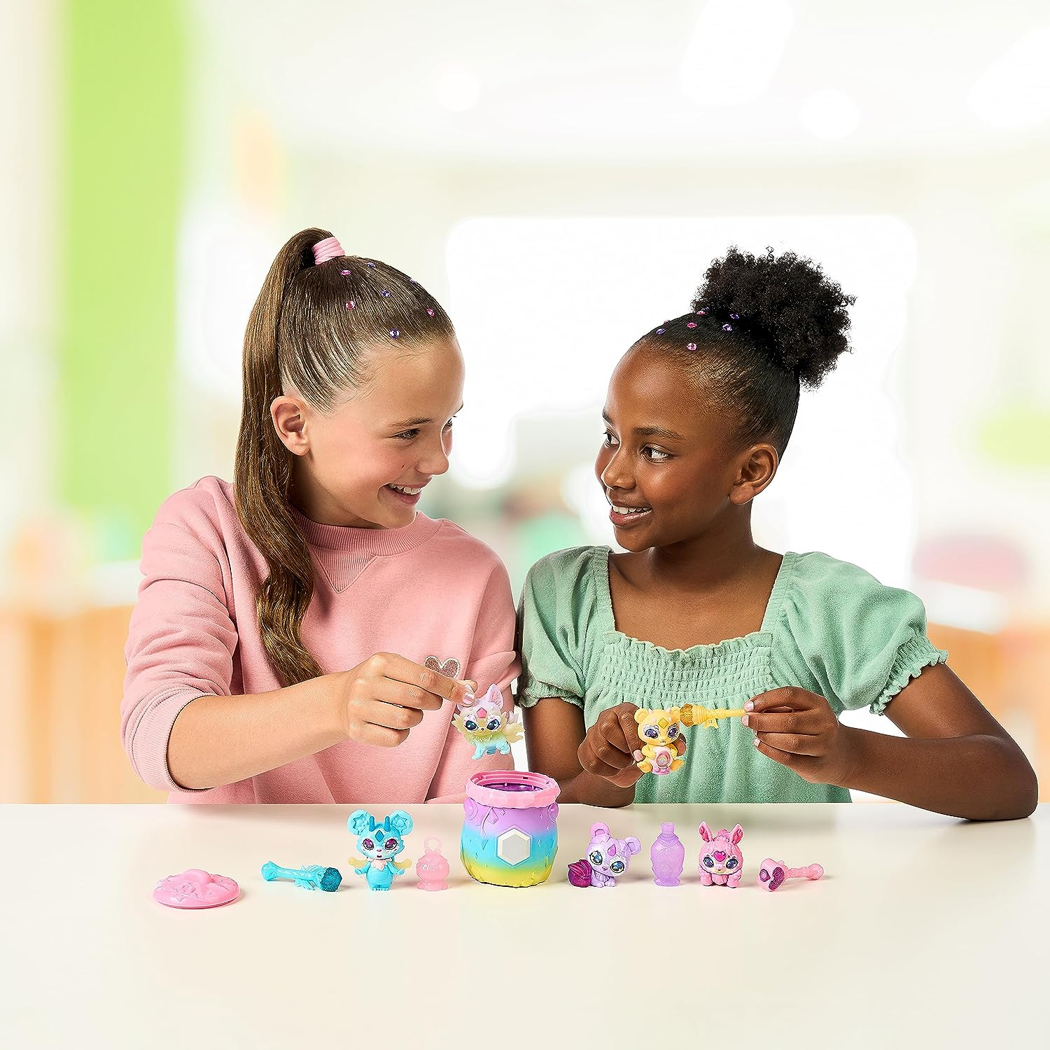 Magic Mixies Mixlings Magical Rainbow Deluxe Pack Contains 5 Exclusive Mixlings with a Unique Rainbow Magical Power Including 1 Mystery Mixling to Reveal from Its Cauldron image number 1