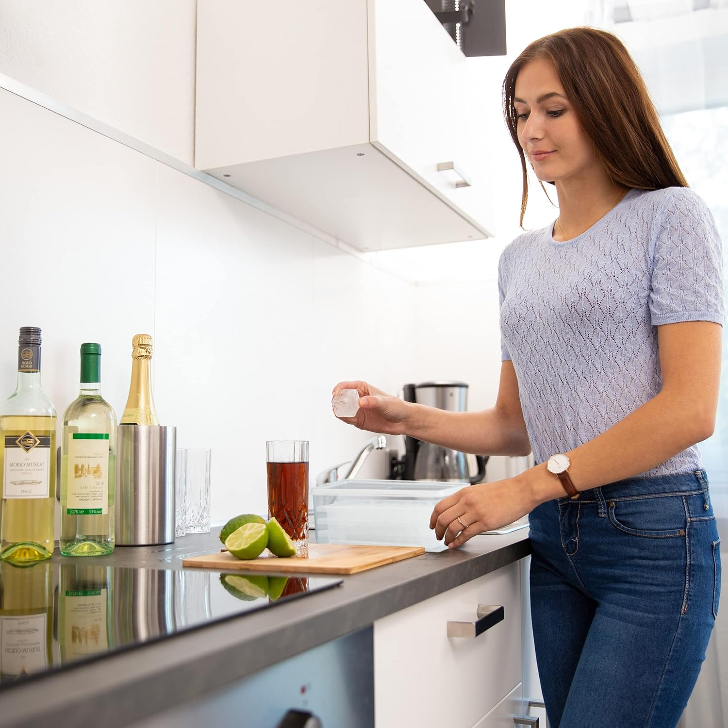 Relaxdays Ice Forms Set with Box and Lid, 4 Trays 144 Cubes Total, Easy-Care, Plastic, 11 X 28 X 13.5 Cm, Transparent, 100% image number 4