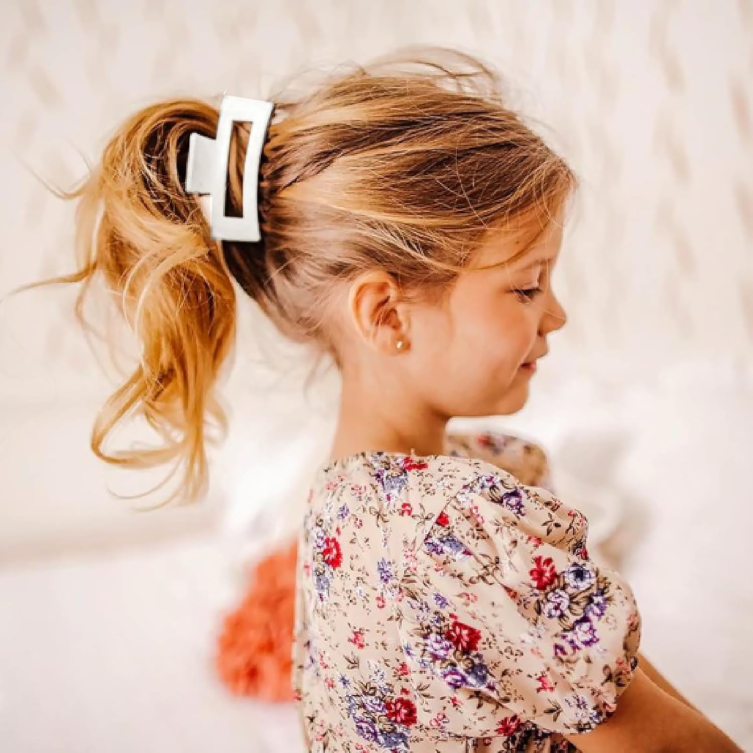 LILIEBE 3.4" Small Hair Claw Clips for Thin Hair (Set of 6) (White) image number 4