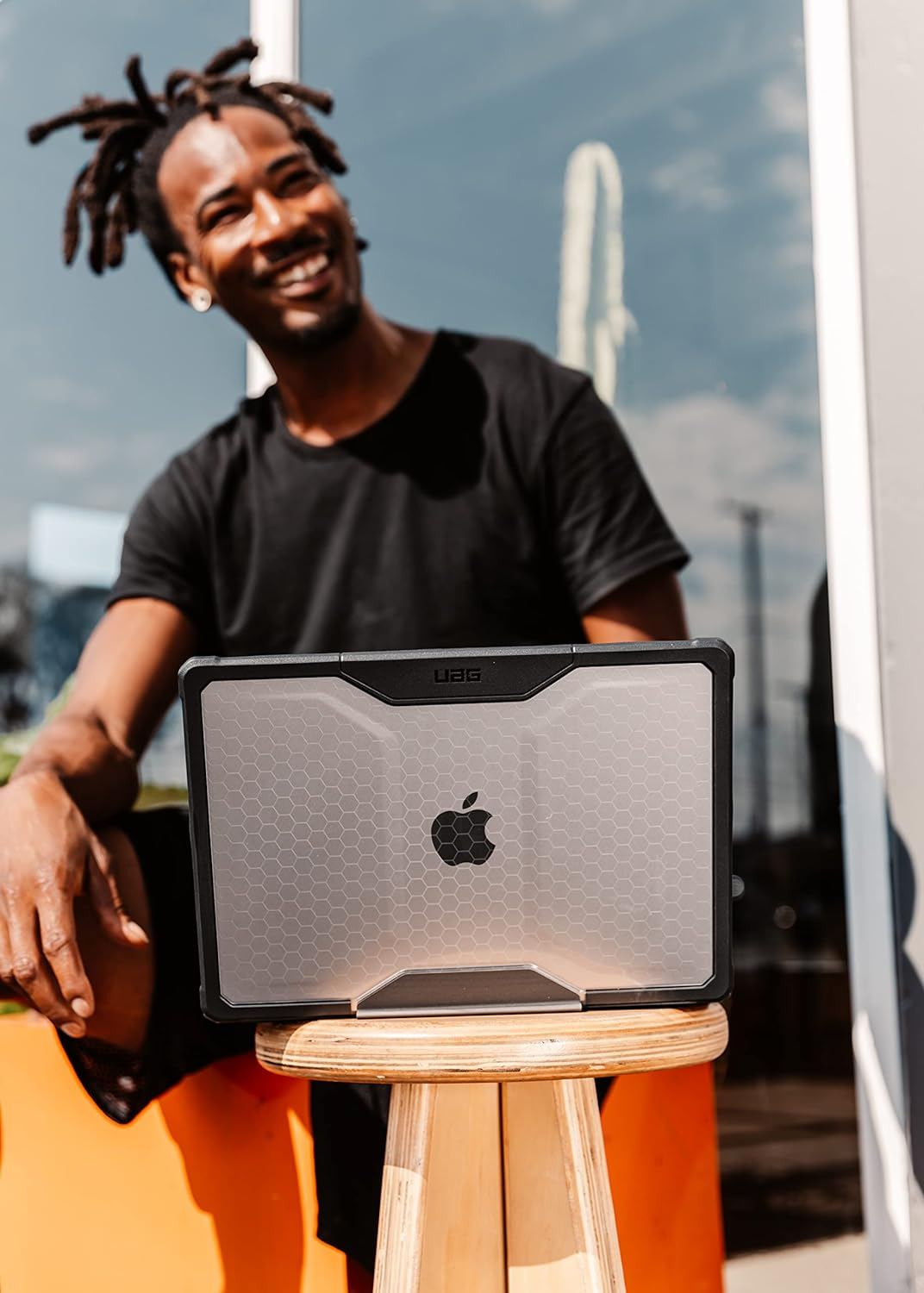 Urban Armor Gear Plyo Case for Apple Macbook Air 13 Inch (M2-2022) Case [US Military Standard Drop Proof Protective Case, Free Access to All Ports] Ice/Black (Transparent) image number 4