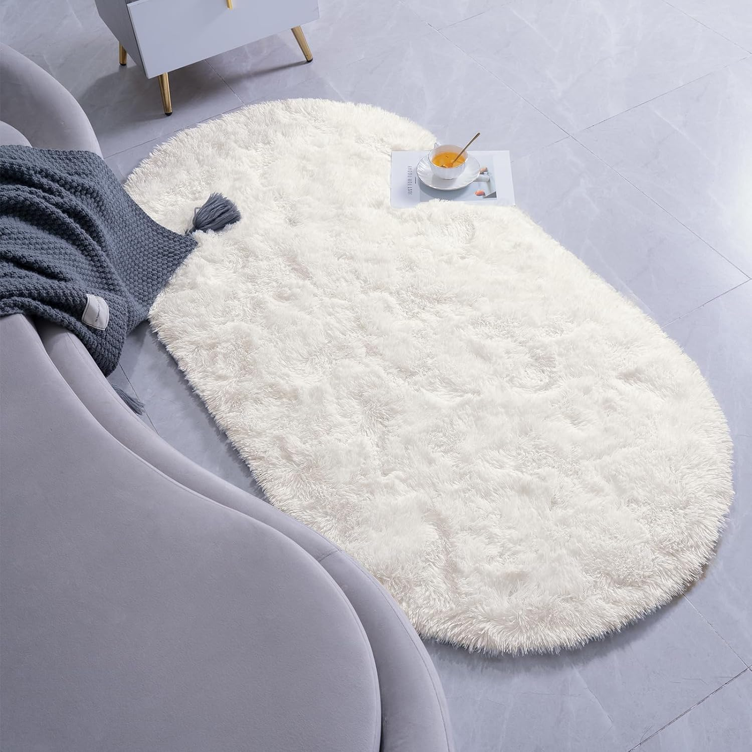 Oval Shaggy Bedroom Rug 2.6 X 5.2 Feet Fluffy Area Rugs for Girls Boys Kids Room Nursery Floor Carpet Home Decoration, Cream