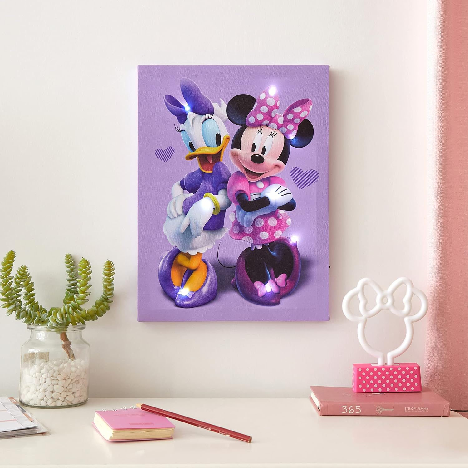 Idea Nuova Disney Minnie Mouse Canvas LED Wall Art,Childrens Wall Hanging D&eacute;cor,11.5"X15.75"