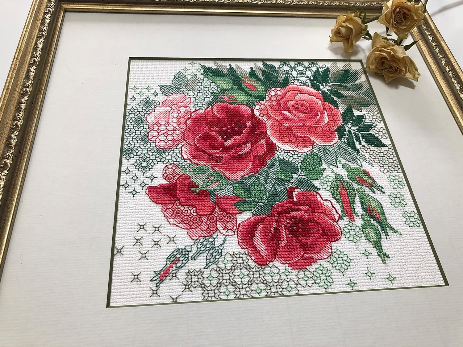 Riolis Blackwork Red Rose Hips Counted Cross Stitch Kit 20 X 20 Cm image number 5