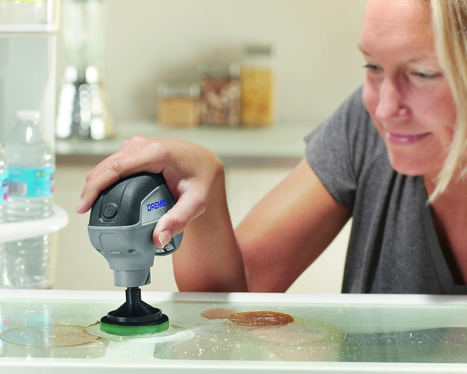 Dremel Versa Mega Accessory Kit - 16 Pcs, Black, Cleaning Kit, 15 Cleaning Pads, 1 Corner Brush, Nylon Storage Bag, Soft Fibers Bristles, Cast Iron Material image number 3