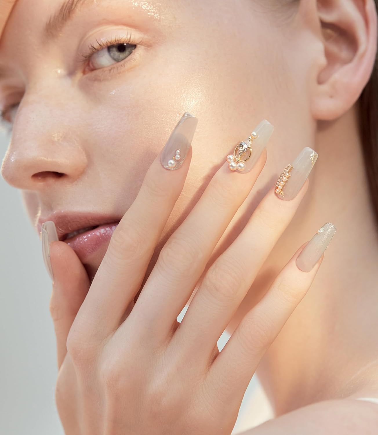 Nail Charms, Nail Pendant, Pearl Nail Pendant, 3D Nail Art Decoration, 3D Pearl Nail Jewellery with Beads for Women'S Nails Decoration, Beige image number 1