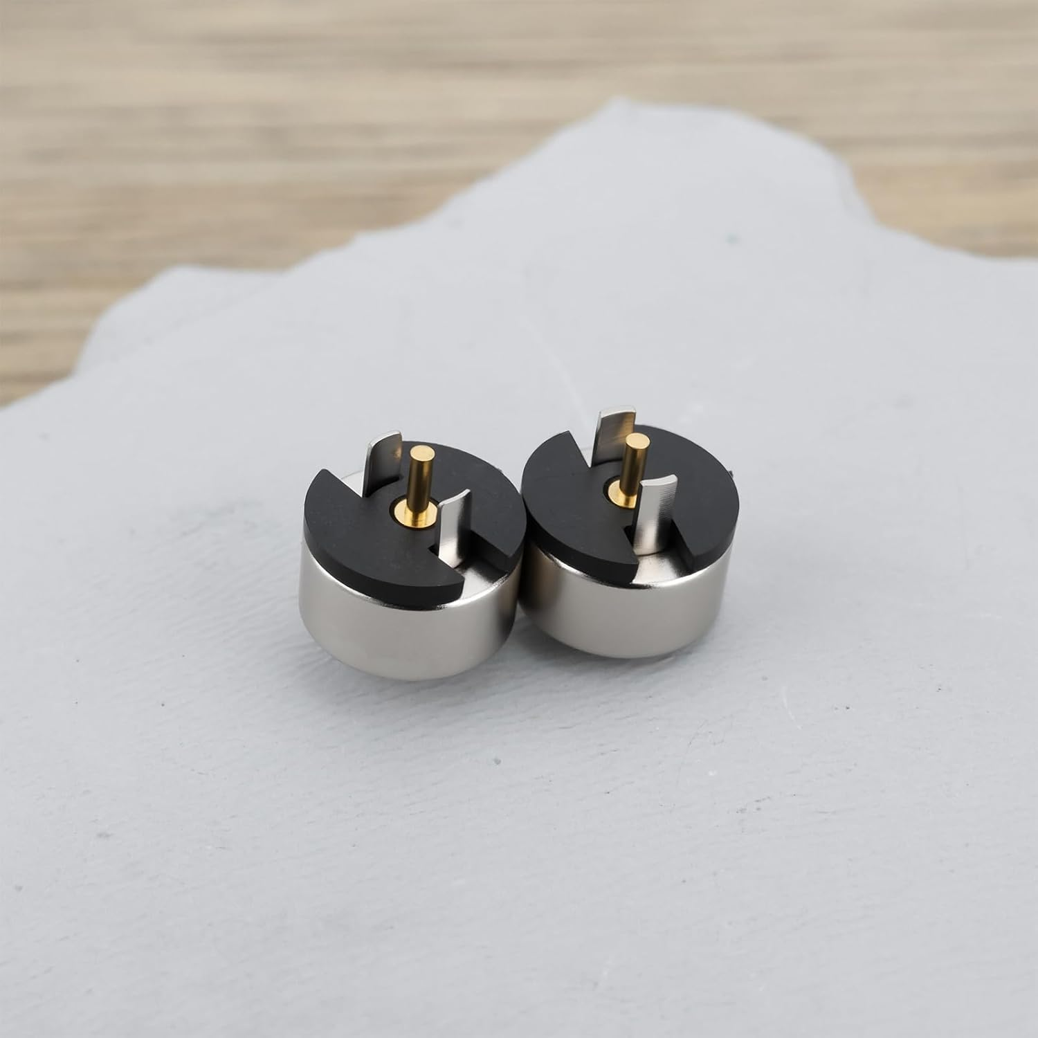 Emsea 4Pcs 8Mm 1Pin 3A 12V DC Magnetic Copper Point Socket Solder Wire Charging Head Male and Female Probe Connectors image number 5