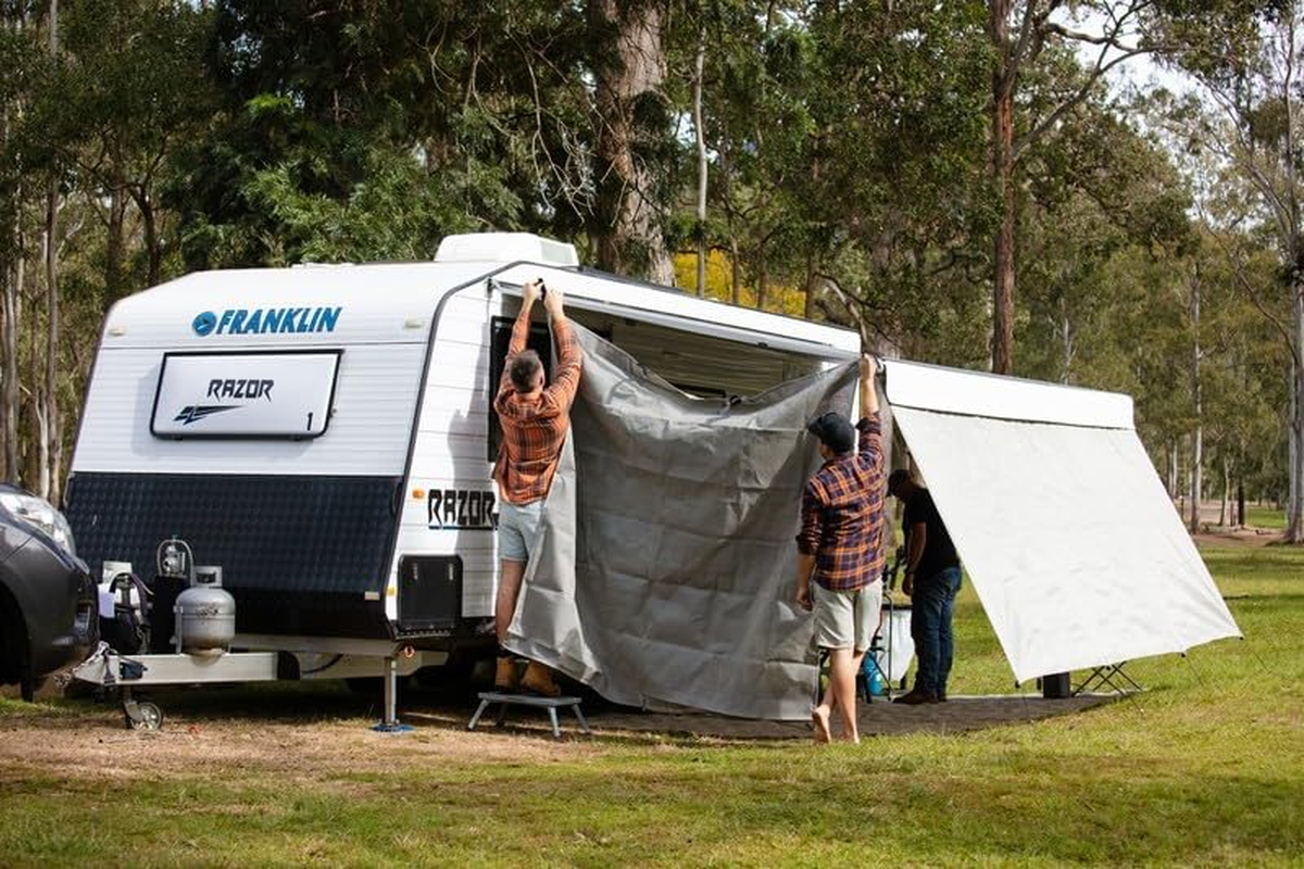 Companion Caravan Conventional Privacy End image number 2