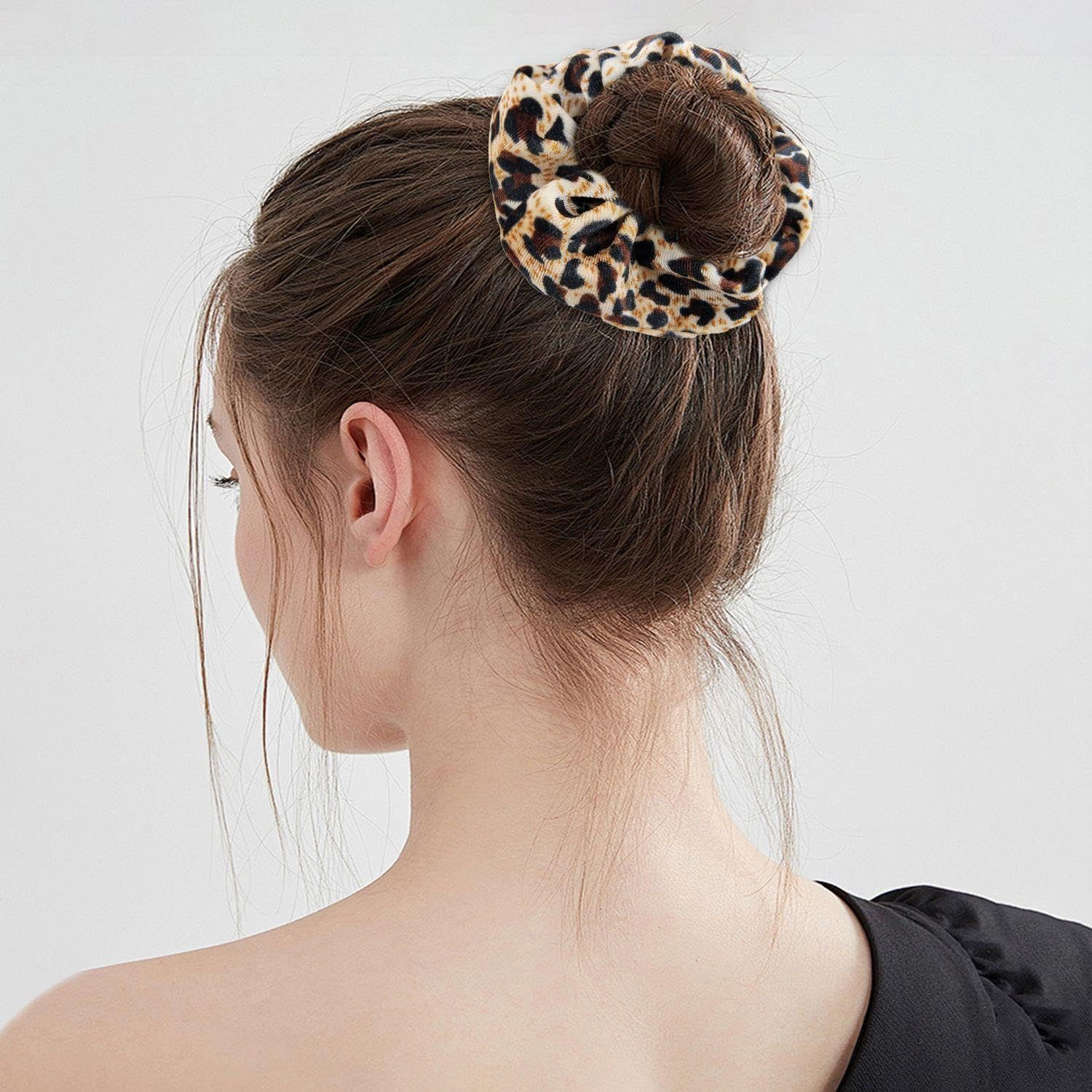 Pack of 4 Hair Bands with Zip & Secret Compartment - Discreet Money Hiding Place for Travel, Beach & Home Safe Storage Travel, Beach Hiding Valuables Home image number 4