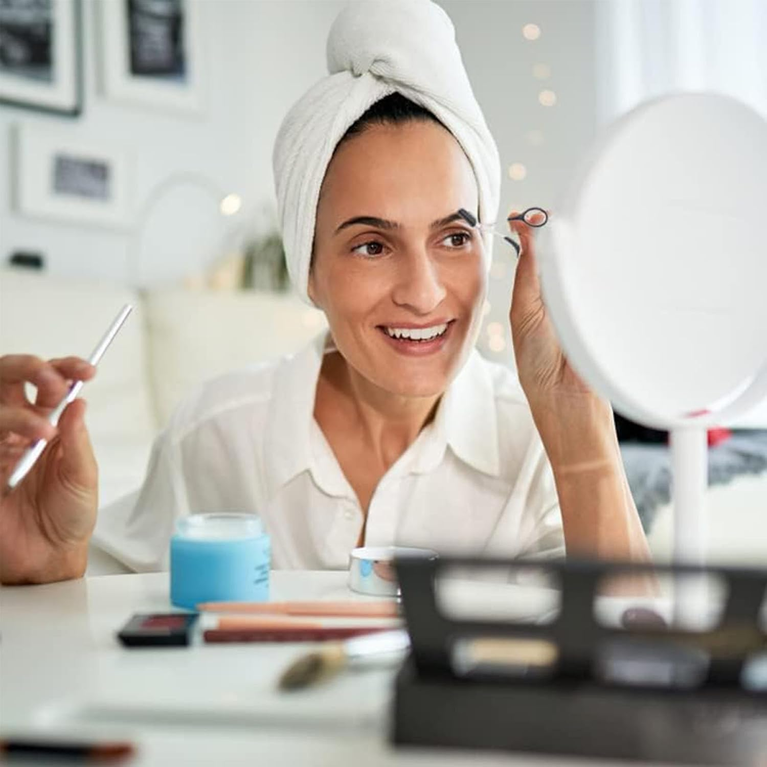 Dinghaole 2Pcs Eyebrow Trimmer Scissor with Eyelash Comb, Stainless Steel Eyebrow Trimmer Scissors, Black Beauty Tool for Men & Women, Cut Scissors Hair Removal Tool for Unisex Adults Makeup Beginners image number 6