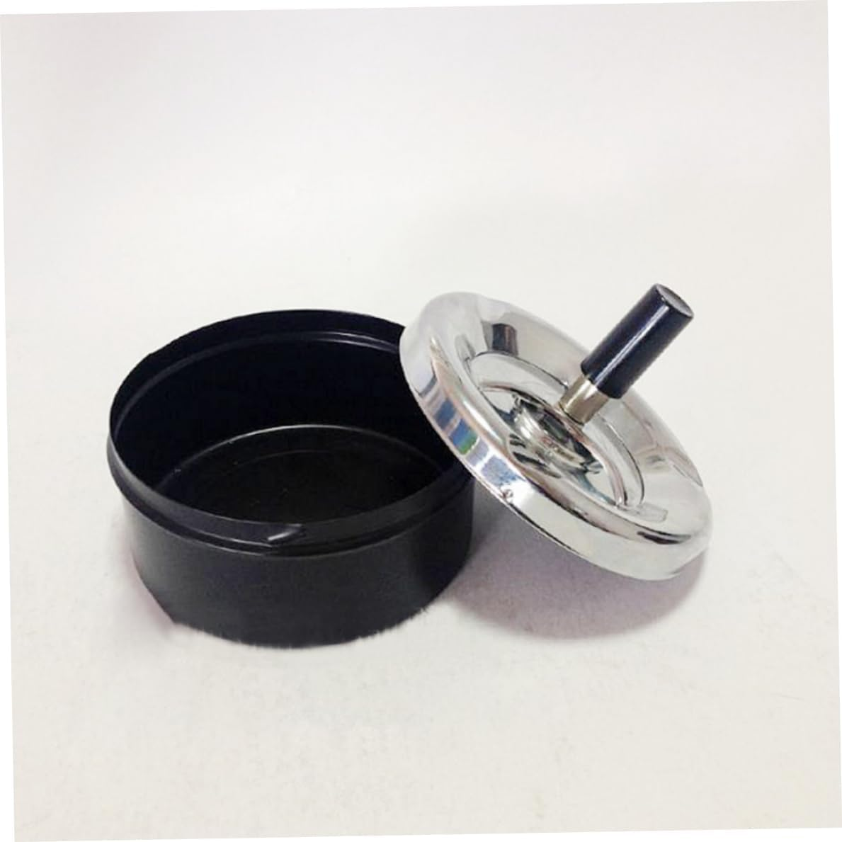 Round Spinning Ashtray Cigarette Tray Portable Ashtray with Lid Rotatable Ashtray Fully Enclosed Ashtray for Home Office image number 1