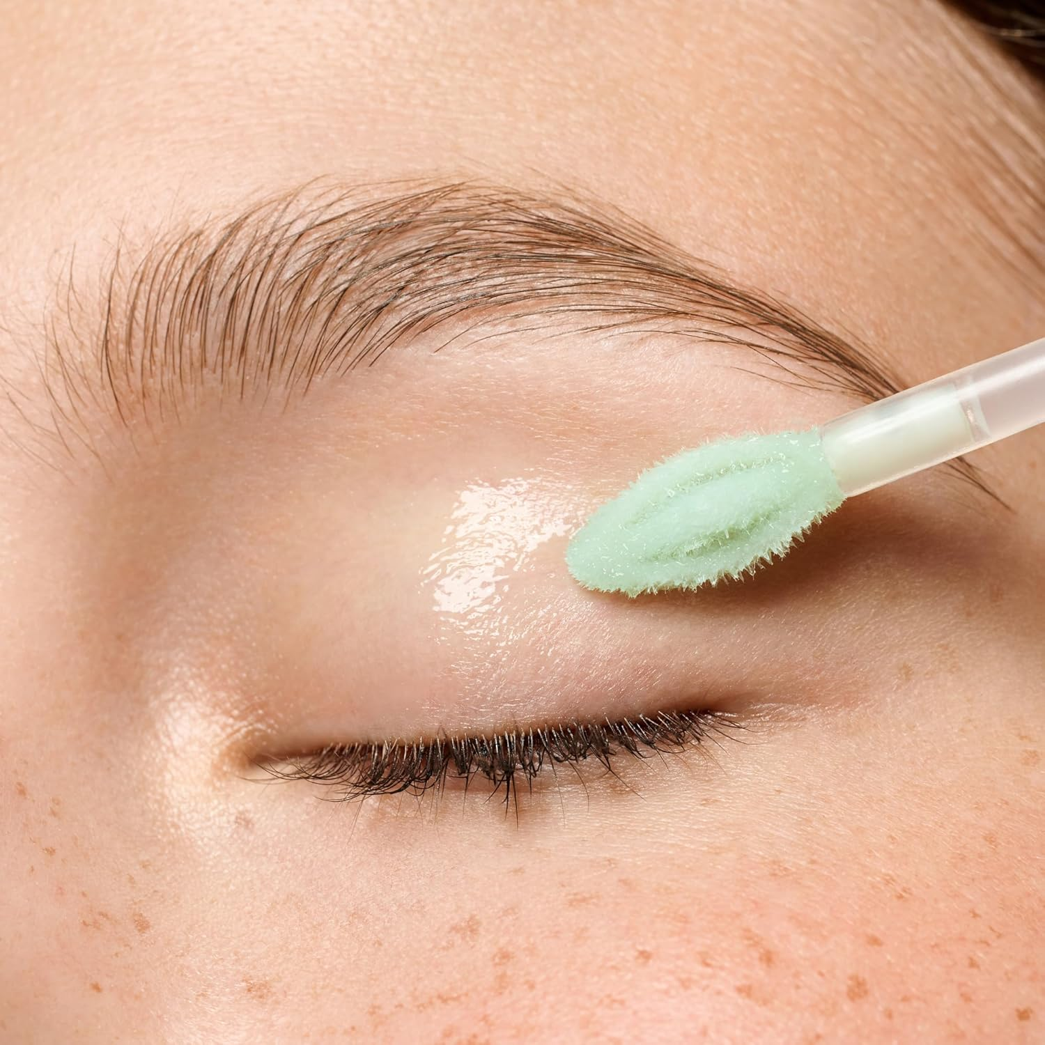 Essence Jelly GRIP EYESHADOW PRIMER image number 2