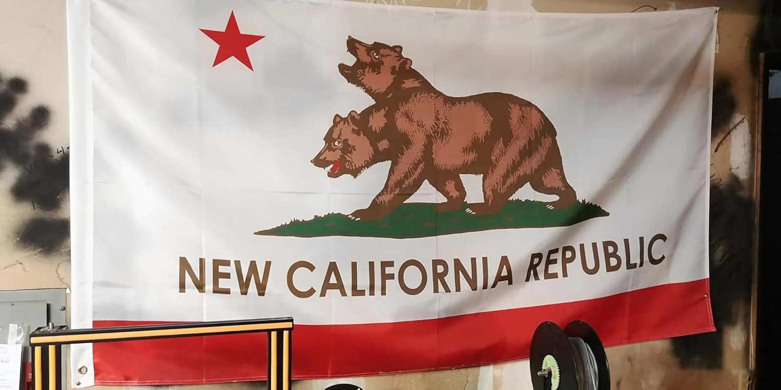 Time Roaming 3X5 Ft New California Republic Polyester Flag with Brass Grommets image number 2