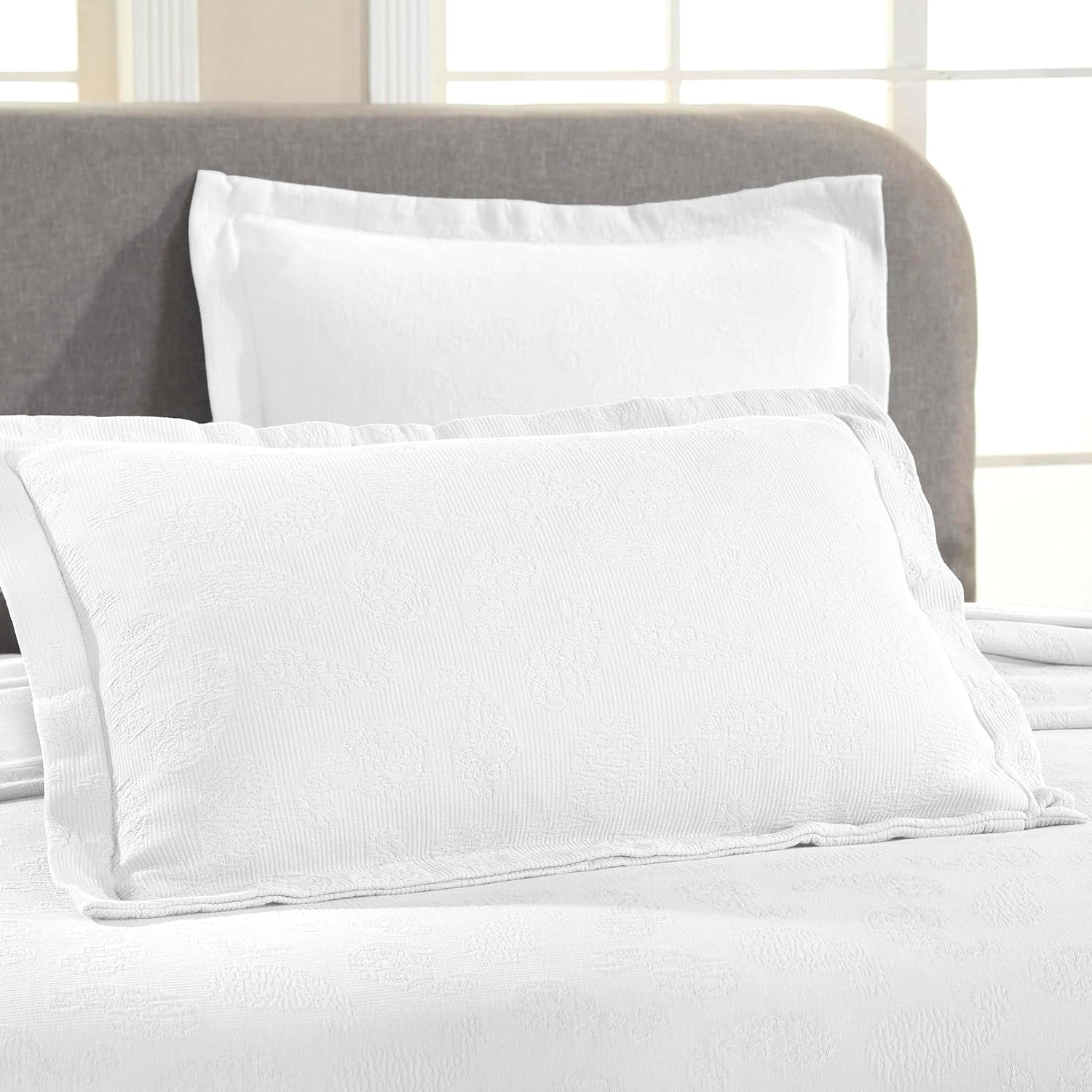 Superior Paisley Jacquard Matelass&eacute; 100% Premium Cotton Bedspread with Matching Shams, King, White image number 6