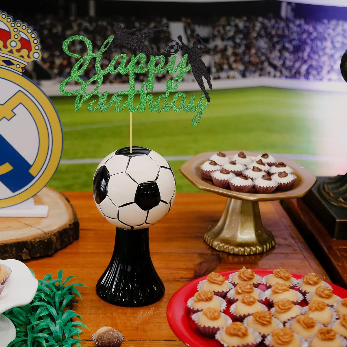 1 Piece Soccer Football Cake Topper Creative Football Player Cake Decoration Green Black for Man Boy Girl Sports Theme Birthday Party Cake image number 4