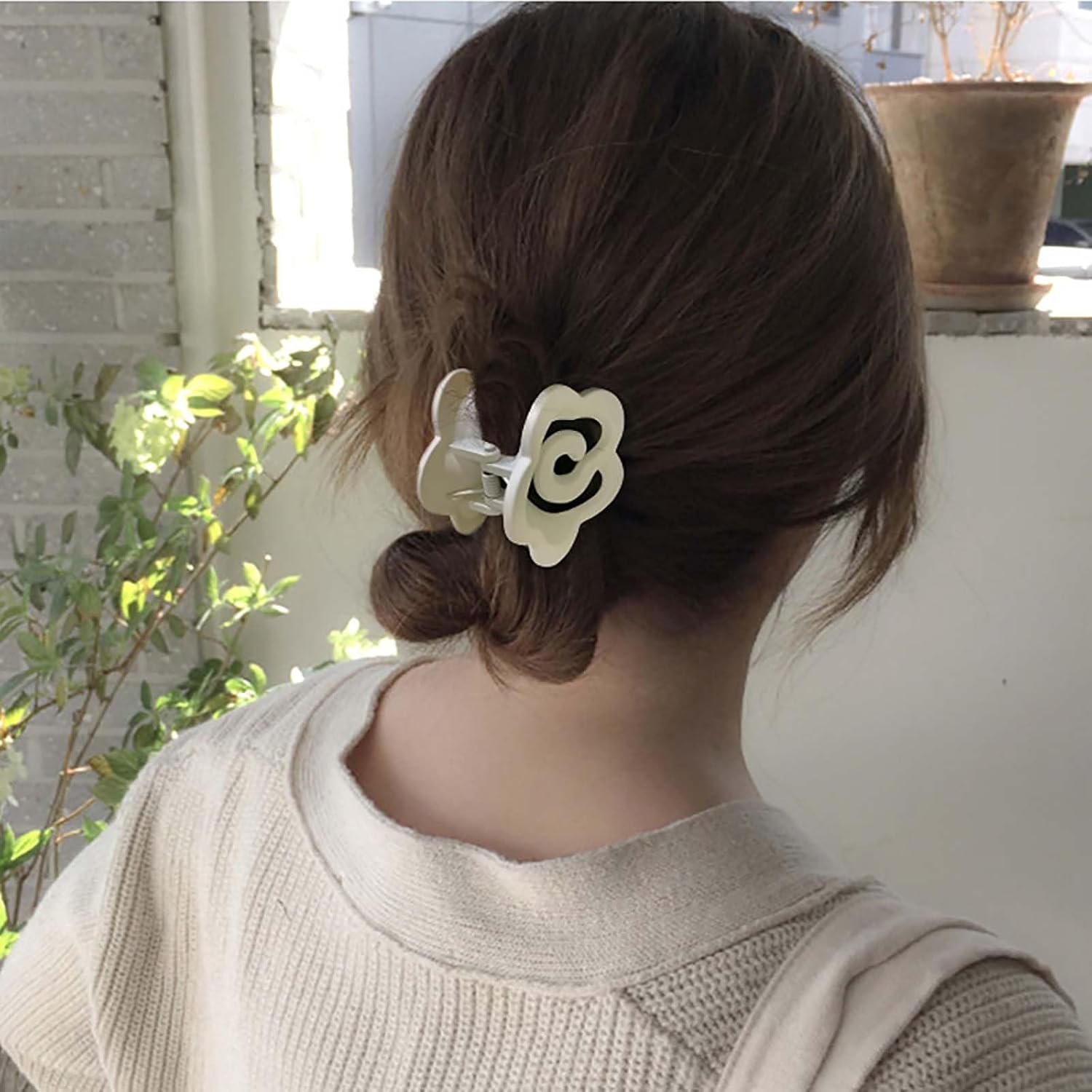 Inateannal Flower Claw Hair Clips Matte Flower Hair Clips White Medium Hair Clip Plastic Thick Hair Non-Slip Strong Hold Claw Camellia Hair Accessories image number 1