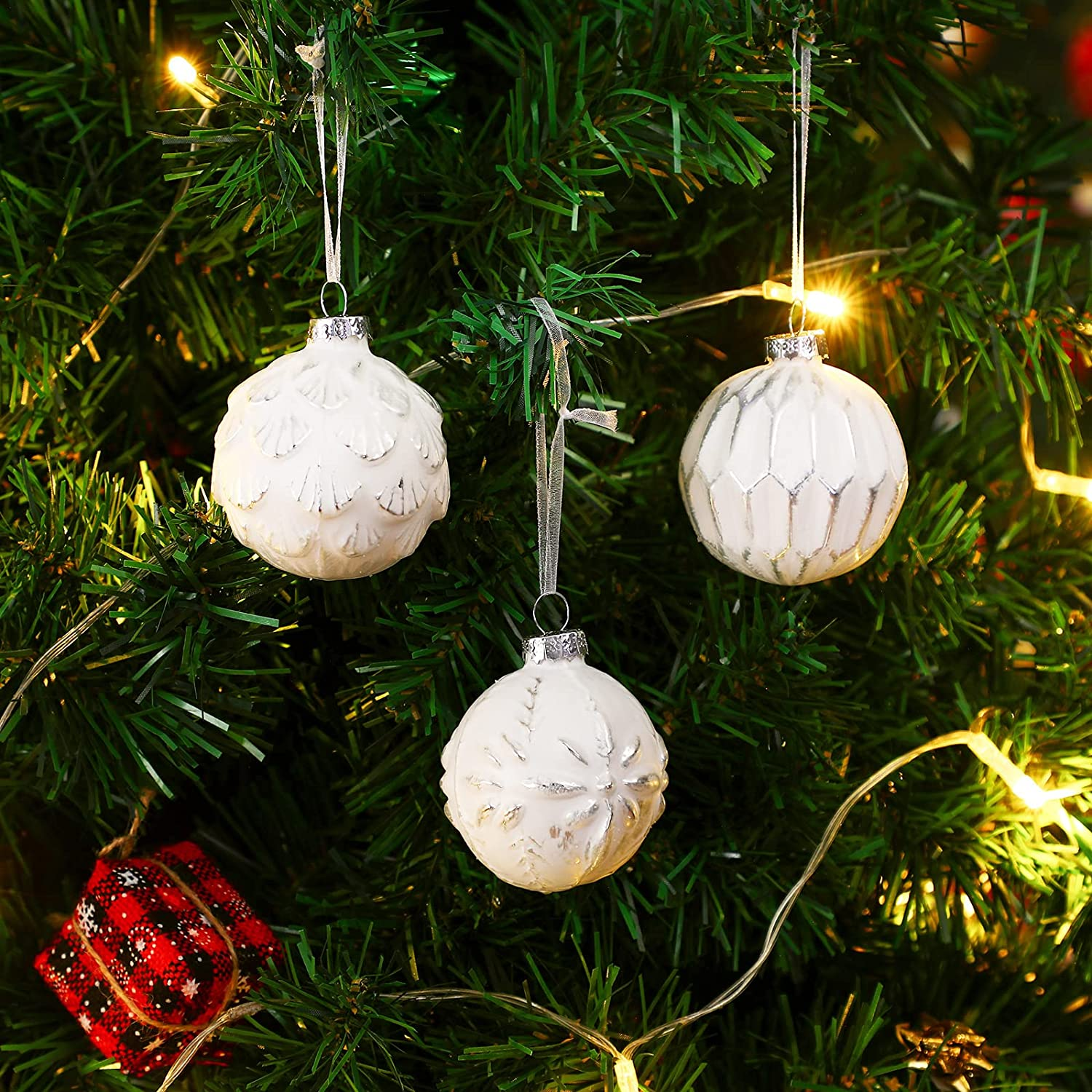 Kathfly 6 Pcs Farmhouse Ball Ornaments Distressed Metal Glass Ball Vintage Style Christmas Balls Retro Glass Ornaments for Christmas Tree (White)