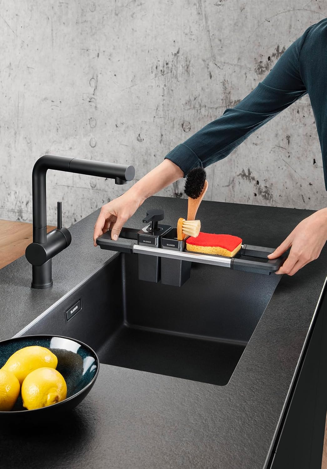 BLANCO Worktop Organiser Main Set | Extendable Rail 396-440 Mm for Sinks | Kitchen Utensils Perfectly Organised | Soap Dispenser for Washing up Liquid, Cleaning Container & Drip Tray image number 6