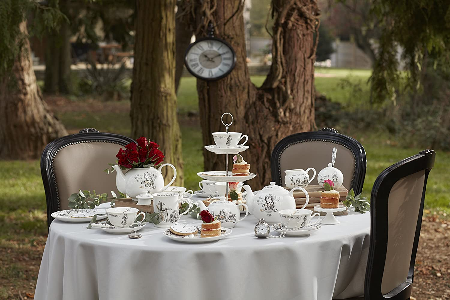 V&A Alice in Wonderland Fine China Milk Jug and Sugar Bowl Set with Decorative Illustrations (2 Pieces) - White, 18 X 7.5 X 7 Cm image number 6