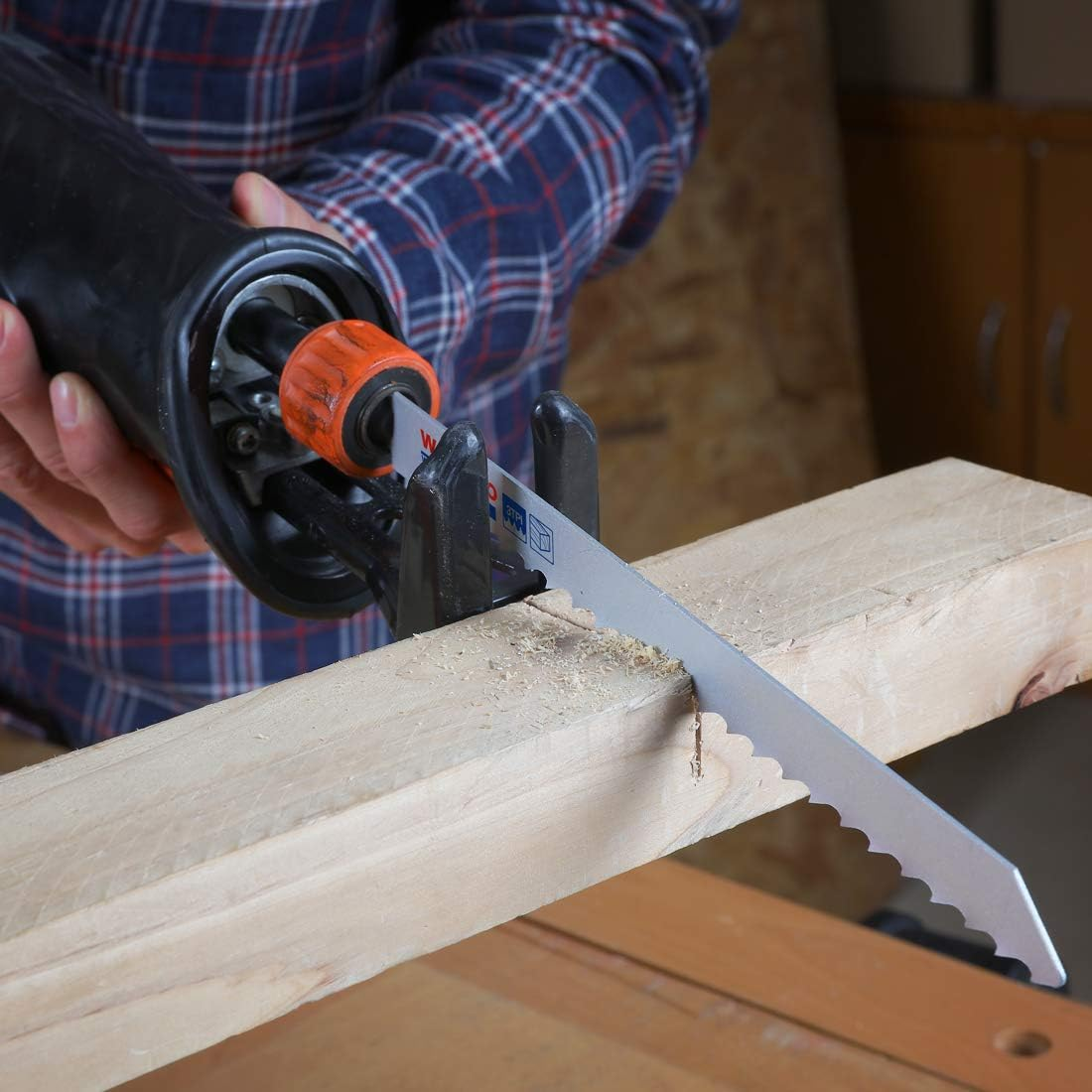 WORKPRO 32-Piece Reciprocating Sabre Saw Blades Set for Wood & Metal, with Organizer Pouch, Fits Bosch, Dewalt, Makita, Etc. image number 4