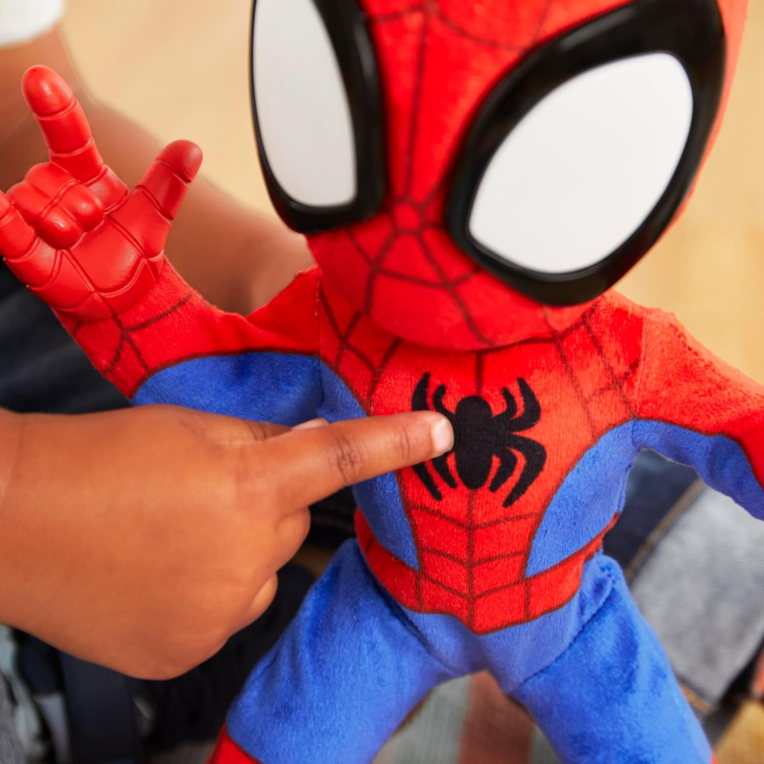 Marvel Spidey and His Amazing Friends Dance 'N Crawl Spidey, Interactive Plush Toy with 20 Phrases & Sounds, 2 Songs, Super Hero Christmas Gift Toys for Kids 3 & Up image number 4